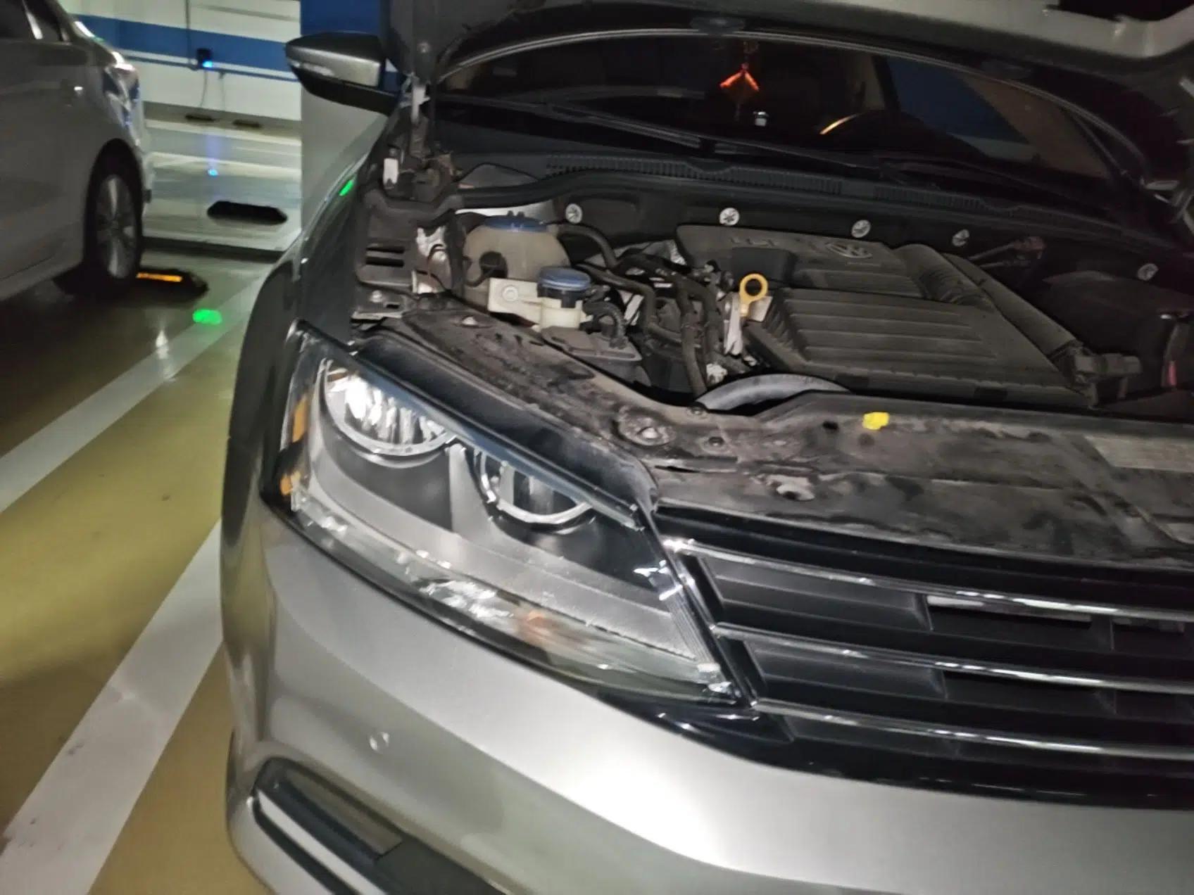 Volkswagen Sagitar 2015 230TSI Manual Luxury Edition — миниатюра 7