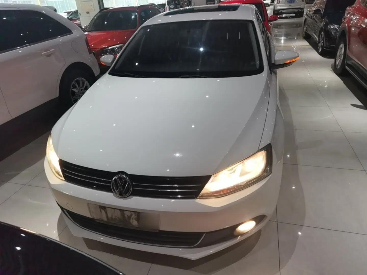 Volkswagen Sagitar 2014 Revised Version 1.6L Automatic Leading Edition — миниатюра 2