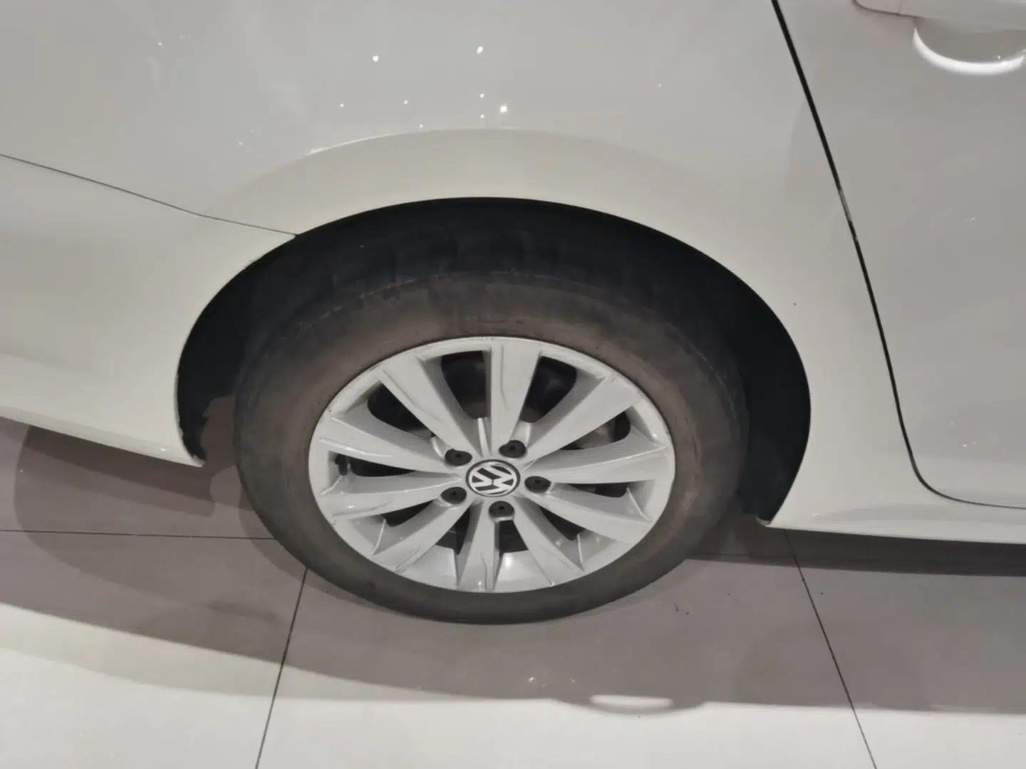 Volkswagen Sagitar 2014 Revised Version 1.6L Automatic Leading Edition — миниатюра 11
