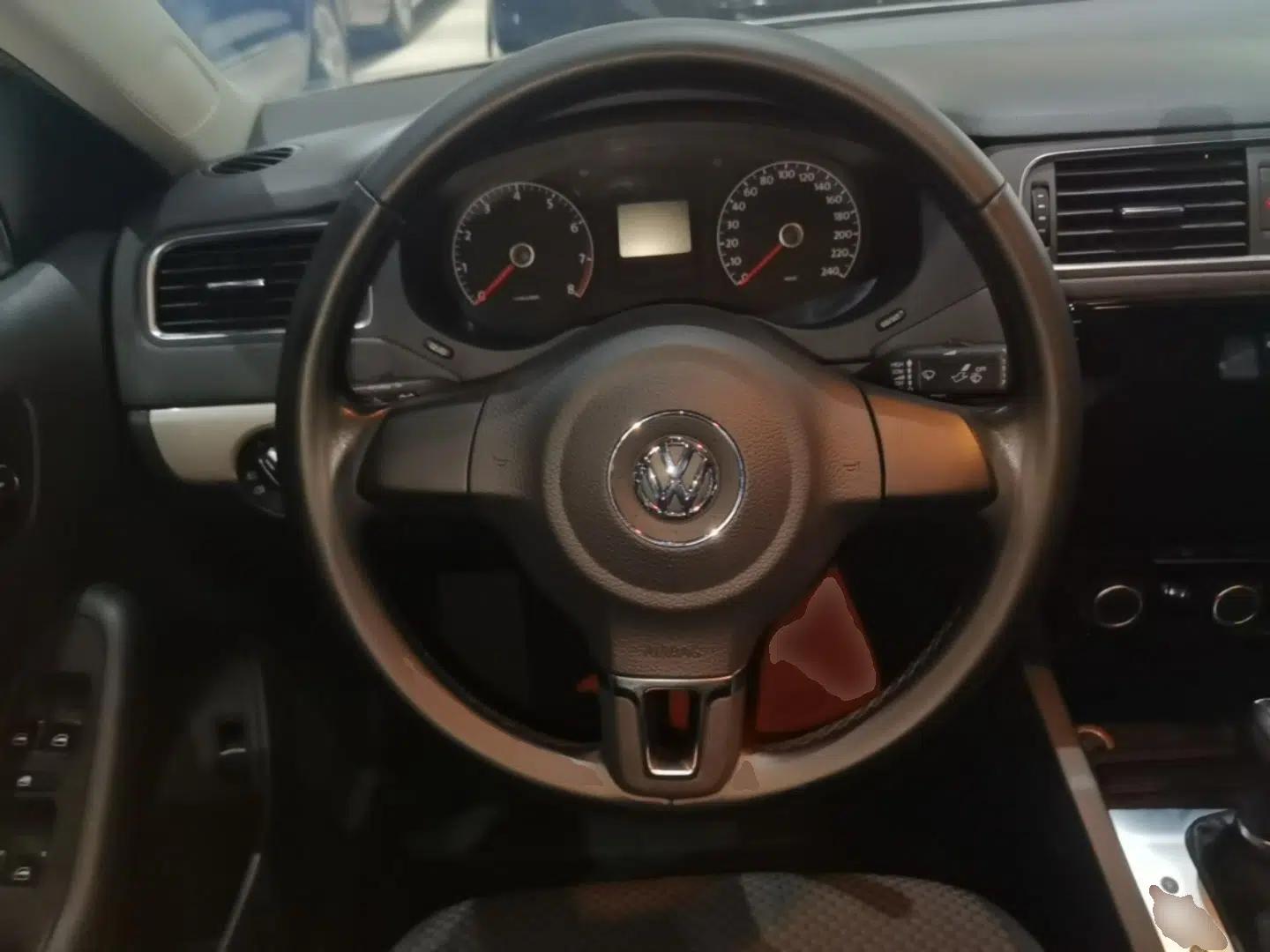 Volkswagen Sagitar 2014 Revised Version 1.6L Automatic Leading Edition — миниатюра 18