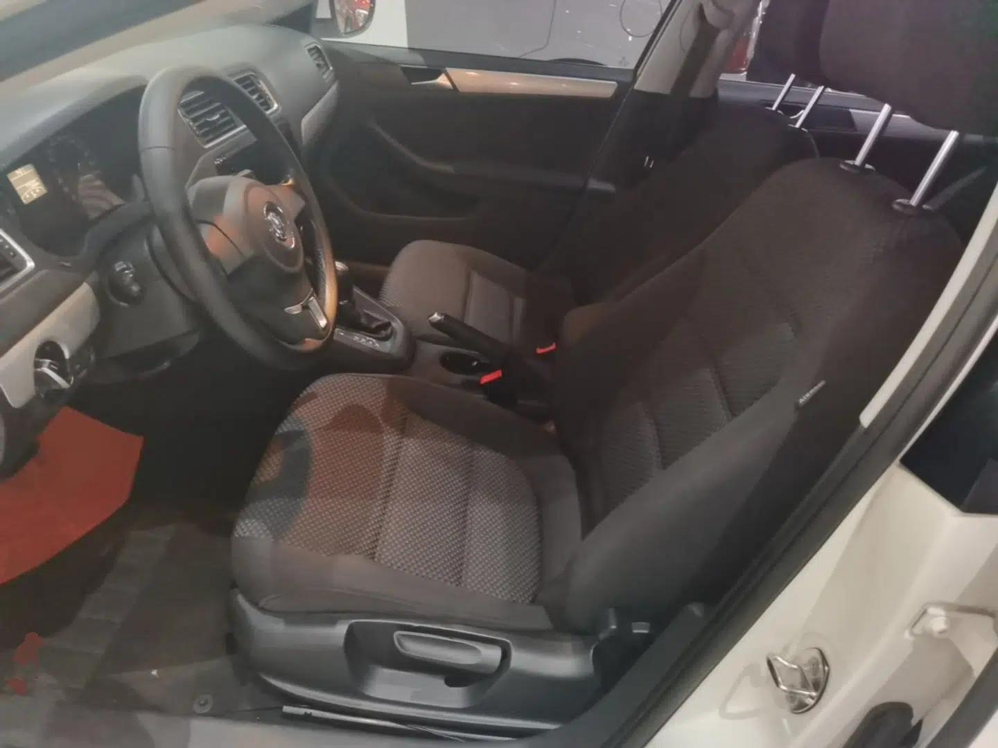 Volkswagen Sagitar 2014 Revised Version 1.6L Automatic Leading Edition — миниатюра 22