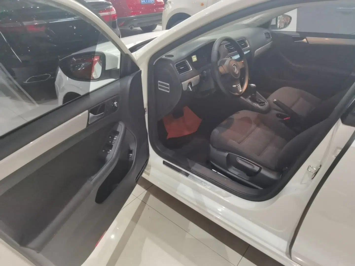 Volkswagen Sagitar 2014 Revised Version 1.6L Automatic Leading Edition — миниатюра 23