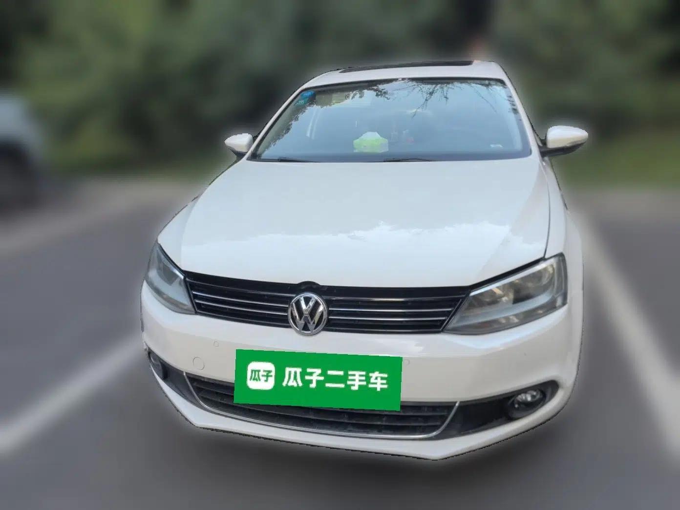Volkswagen Sagitar 2014 Revised Version 1.4TSI Automatic Luxury Edition — миниатюра 2
