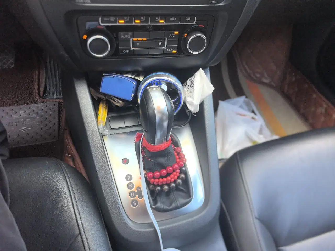 Volkswagen Sagitar 2014 Revised Version 1.4TSI Automatic Luxury Edition — миниатюра 14