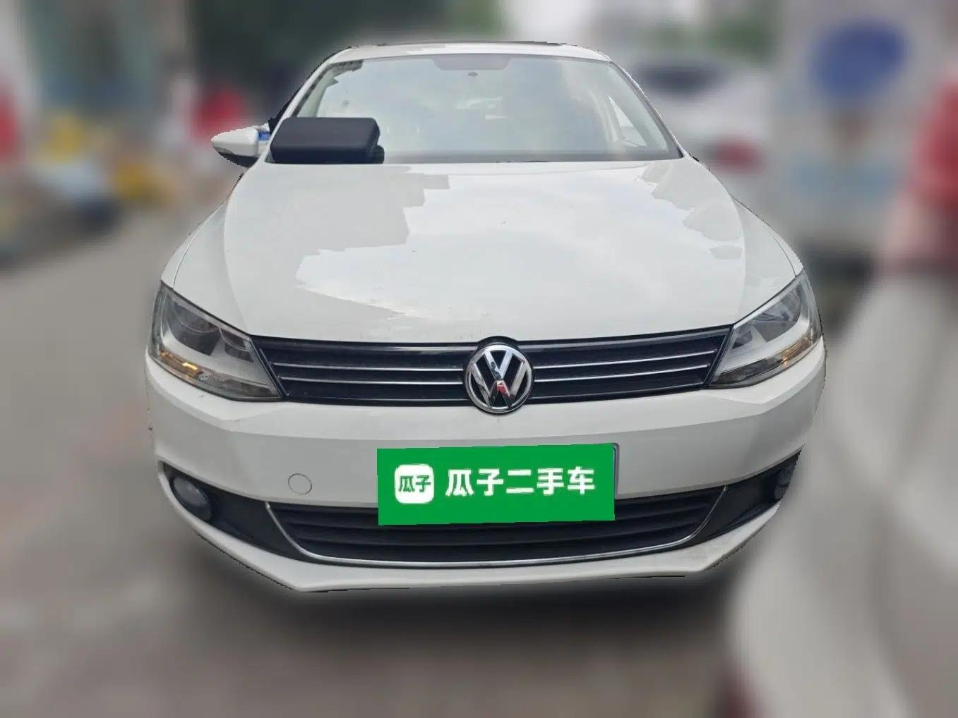 Volkswagen Sagitar 2014 Revised Version 1.6L Manual Comfort Edition — миниатюра 2