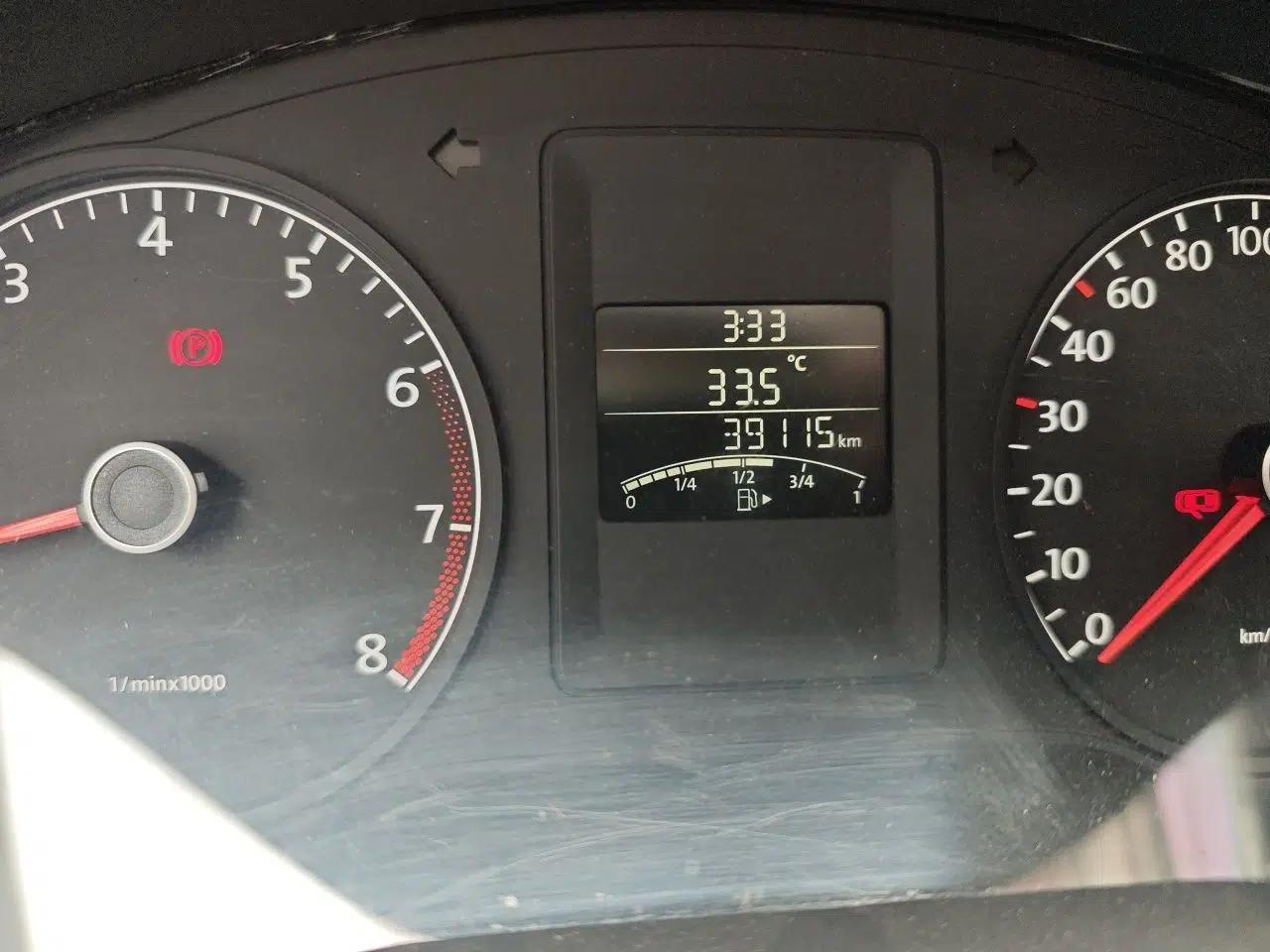 Volkswagen Sagitar 2014 Revised Version 1.6L Manual Comfort Edition — миниатюра 12