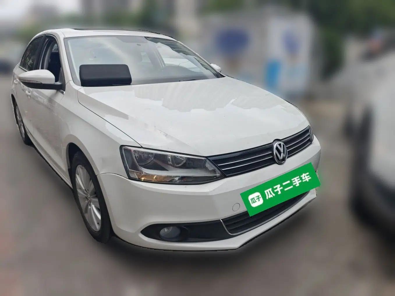 Volkswagen Sagitar 2014 Revised Version 1.6L Manual Comfort Edition — миниатюра 3