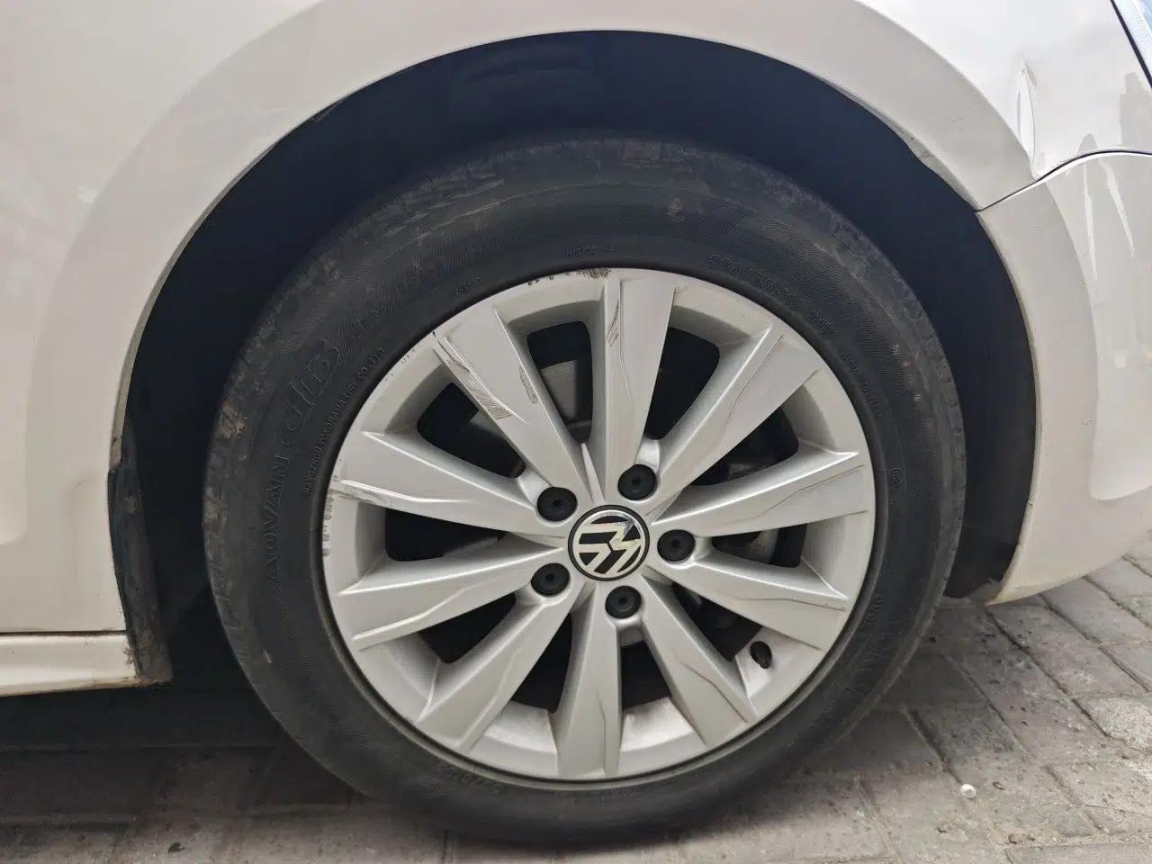 Volkswagen Sagitar 2014 Revised Version 1.6L Manual Comfort Edition — миниатюра 8
