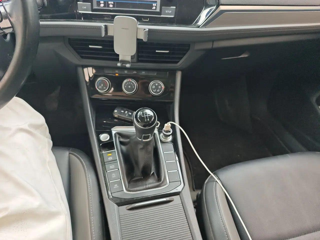 Volkswagen Sagitar 2019 200TSI Manual Fashion Edition China VI — миниатюра 14
