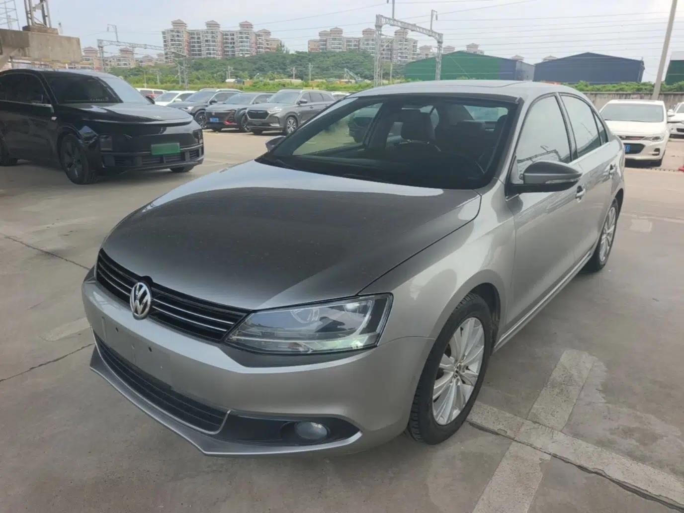 Volkswagen Sagitar 2014 Revised Version 1.6L Automatic Comfort Edition — миниатюра 1