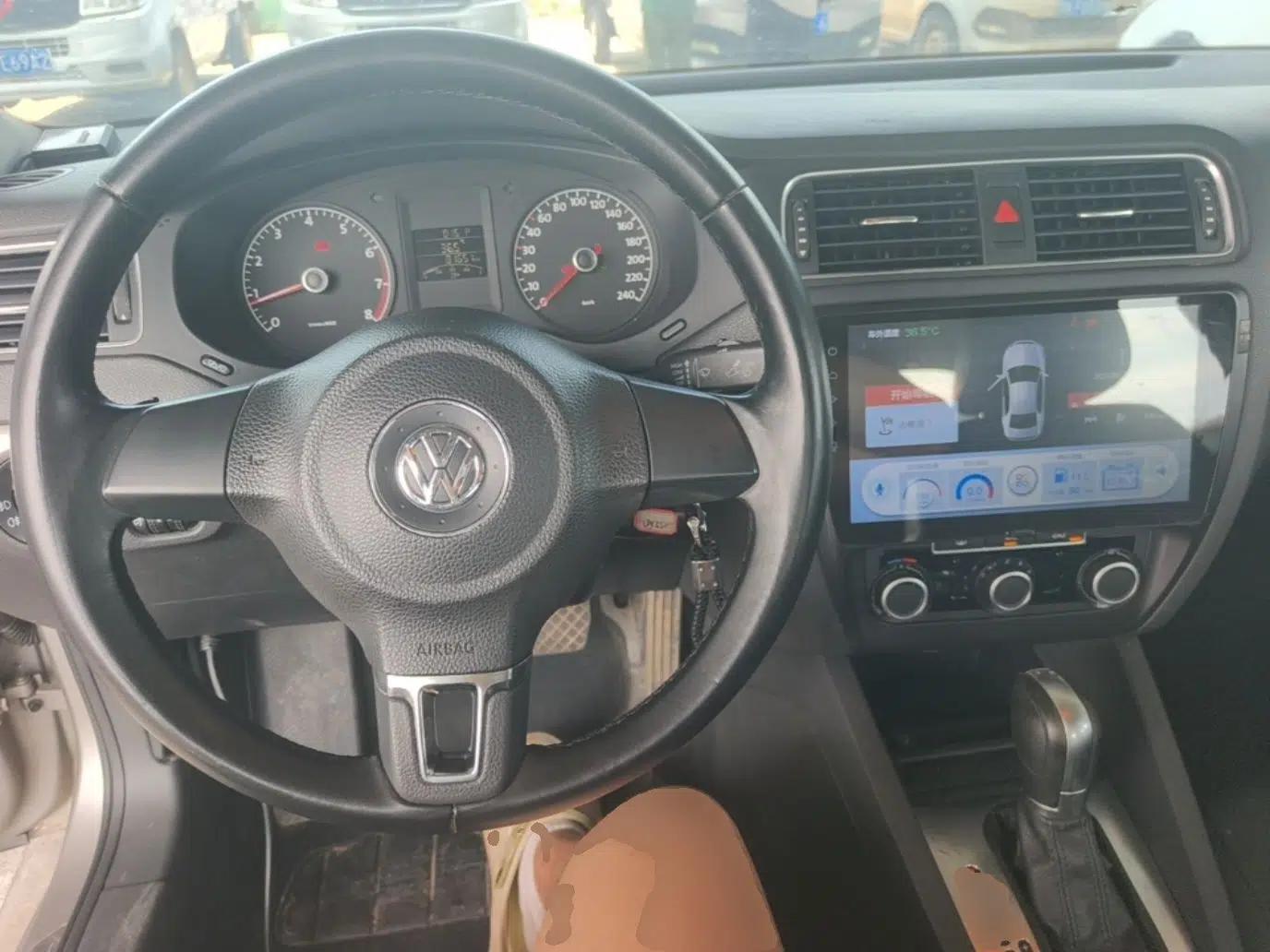 Volkswagen Sagitar 2014 Revised Version 1.6L Automatic Comfort Edition — миниатюра 12