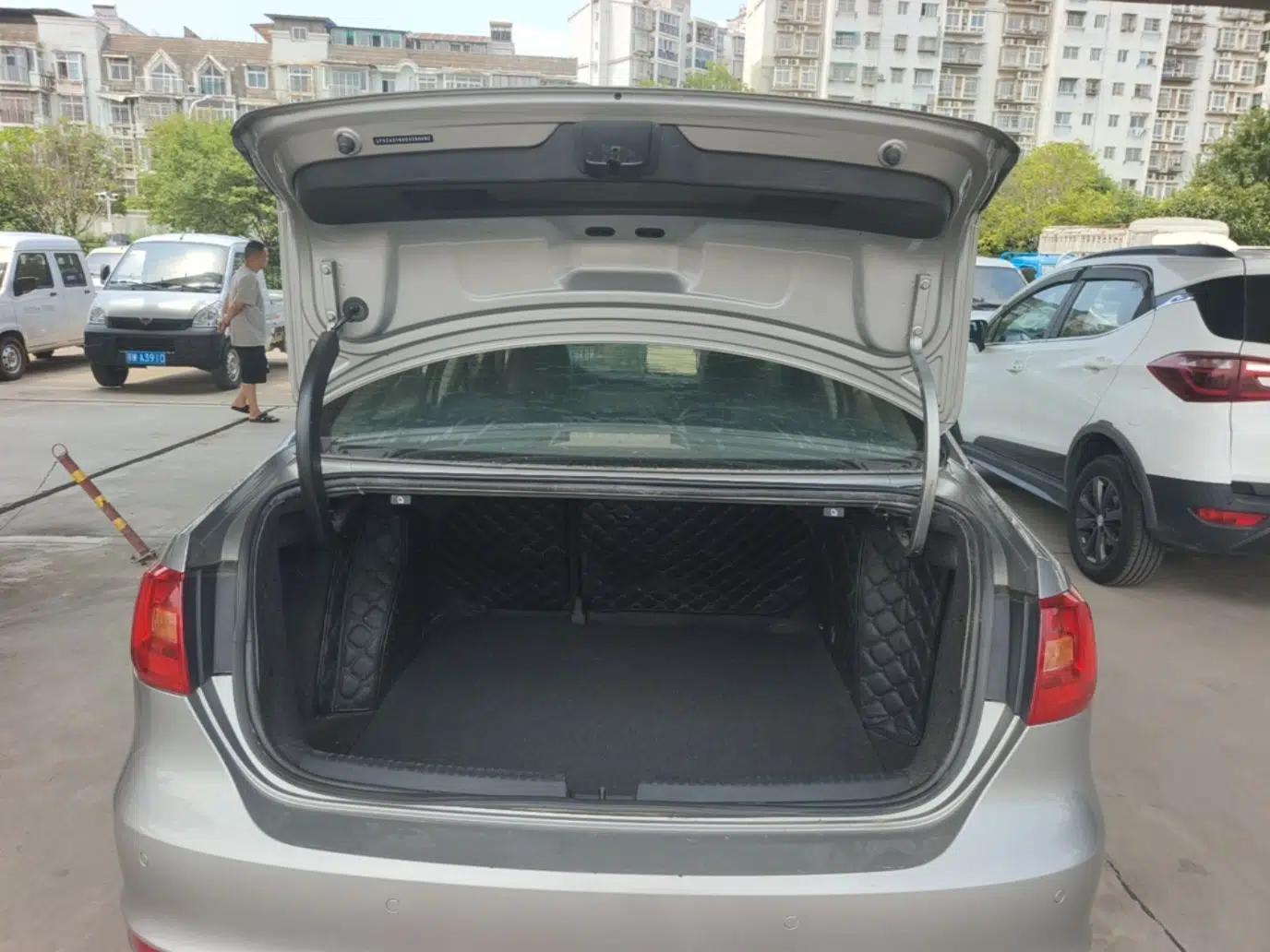 Volkswagen Sagitar 2014 Revised Version 1.6L Automatic Comfort Edition — миниатюра 22