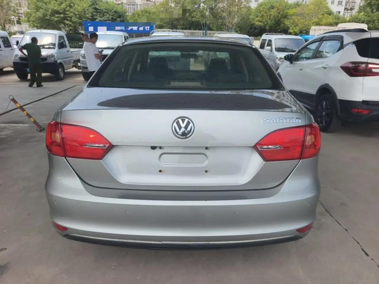 Volkswagen Sagitar 2014 Revised Version 1.6L Automatic Comfort Edition — миниатюра 5