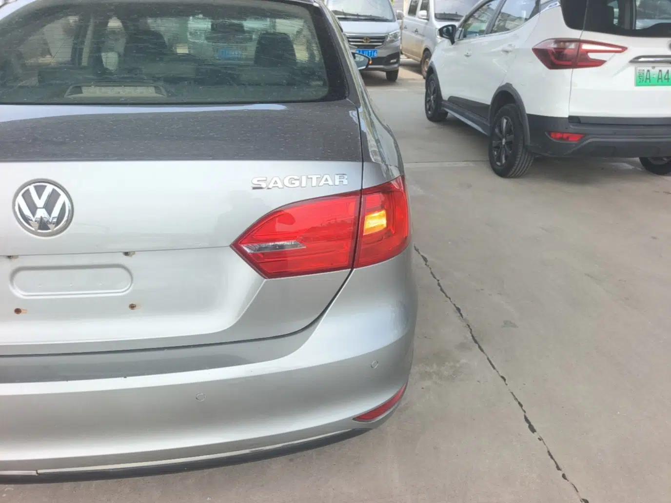 Volkswagen Sagitar 2014 Revised Version 1.6L Automatic Comfort Edition — миниатюра 9