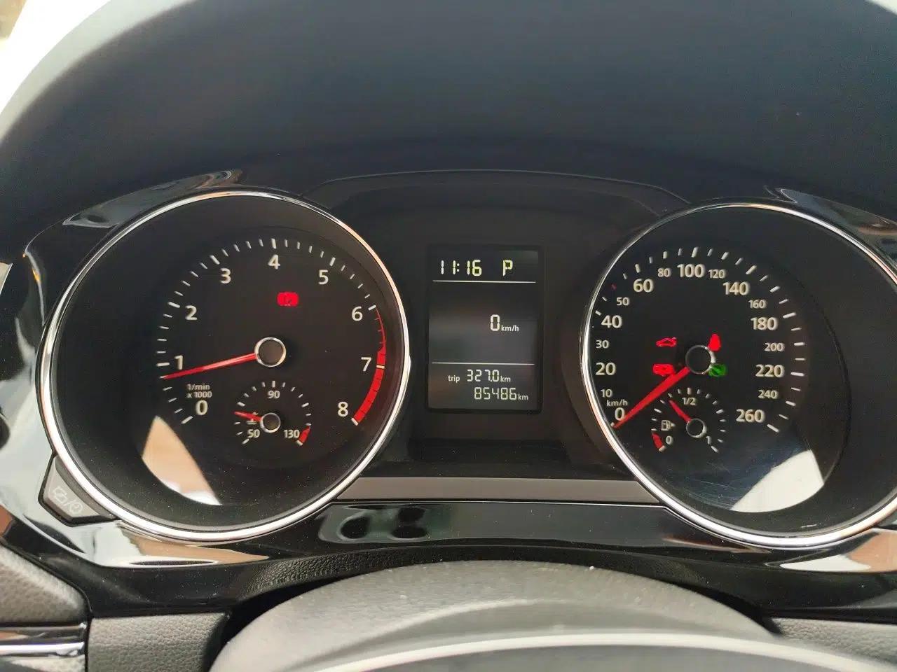 Volkswagen Sagitar 2015 230TSI Automatic Comfort Version — миниатюра 11