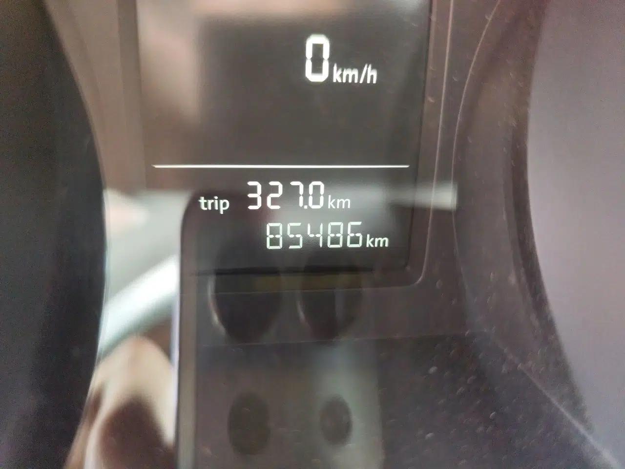 Volkswagen Sagitar 2015 230TSI Automatic Comfort Version — миниатюра 12