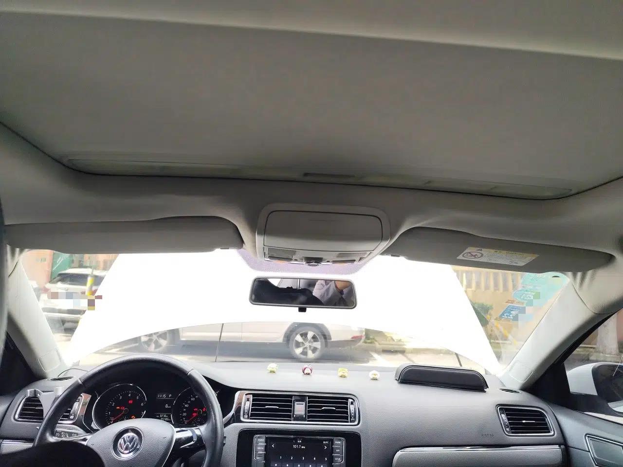 Volkswagen Sagitar 2015 230TSI Automatic Comfort Version — миниатюра 18