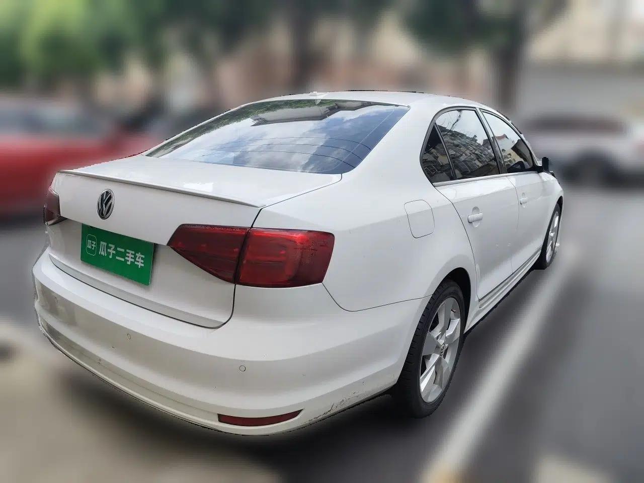 Volkswagen Sagitar 2015 230TSI Automatic Comfort Version — миниатюра 6