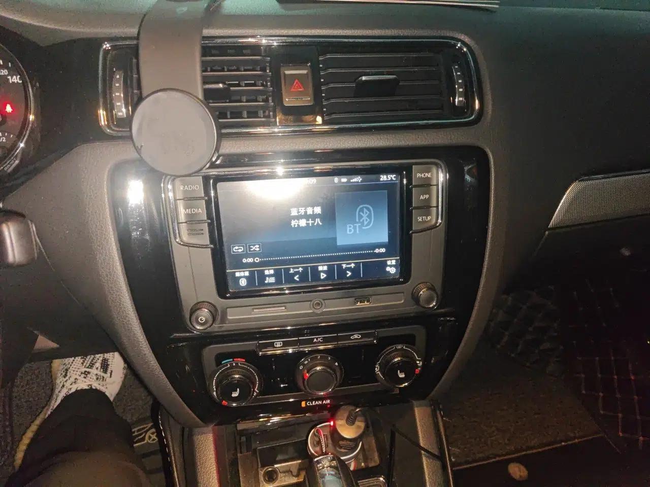 Volkswagen Sagitar 2018 180TSI DSG Prestige Edition — миниатюра 13
