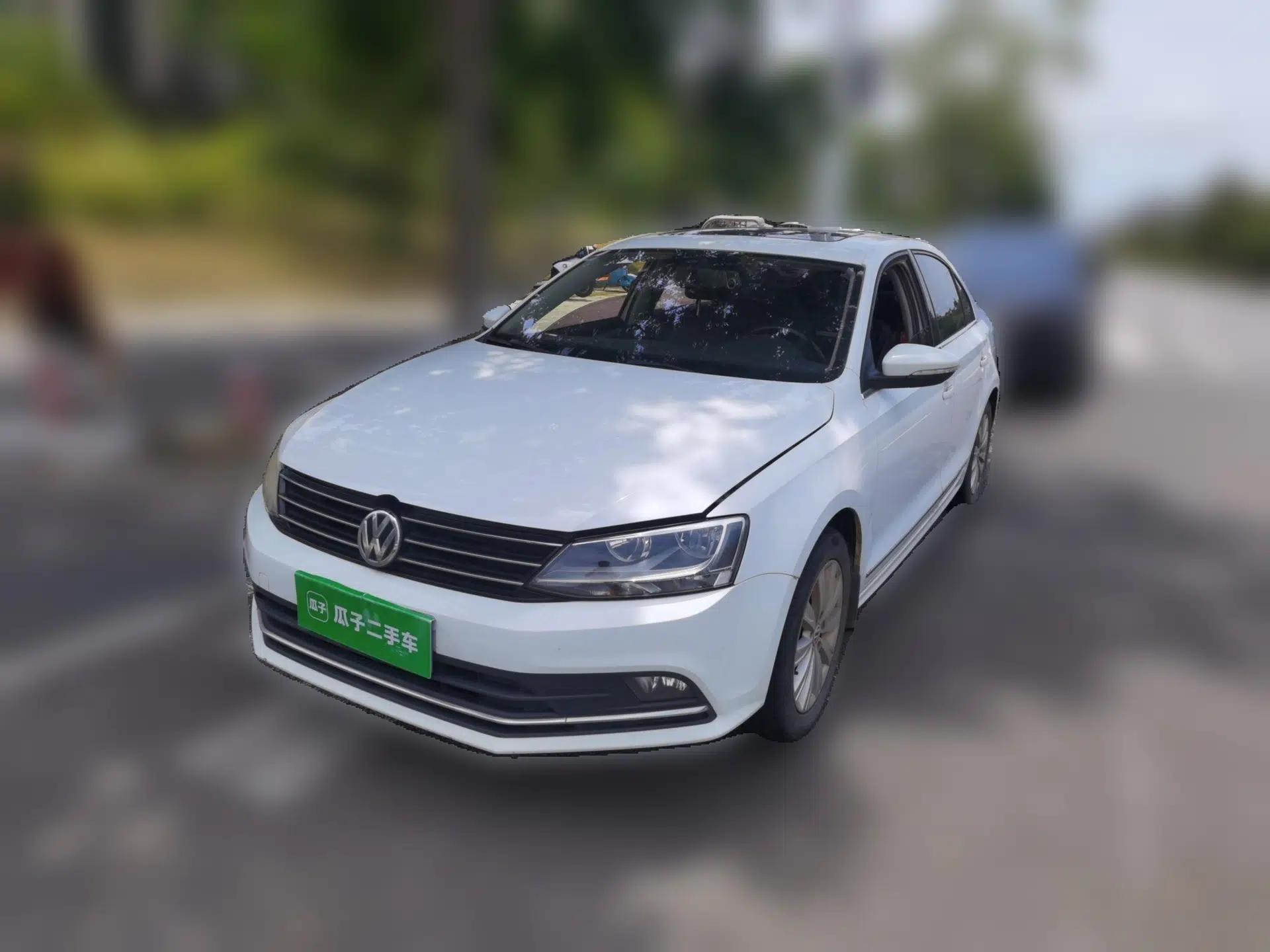 Volkswagen Sagitar 2015 230TSI Manual Comfort Version — миниатюра 1