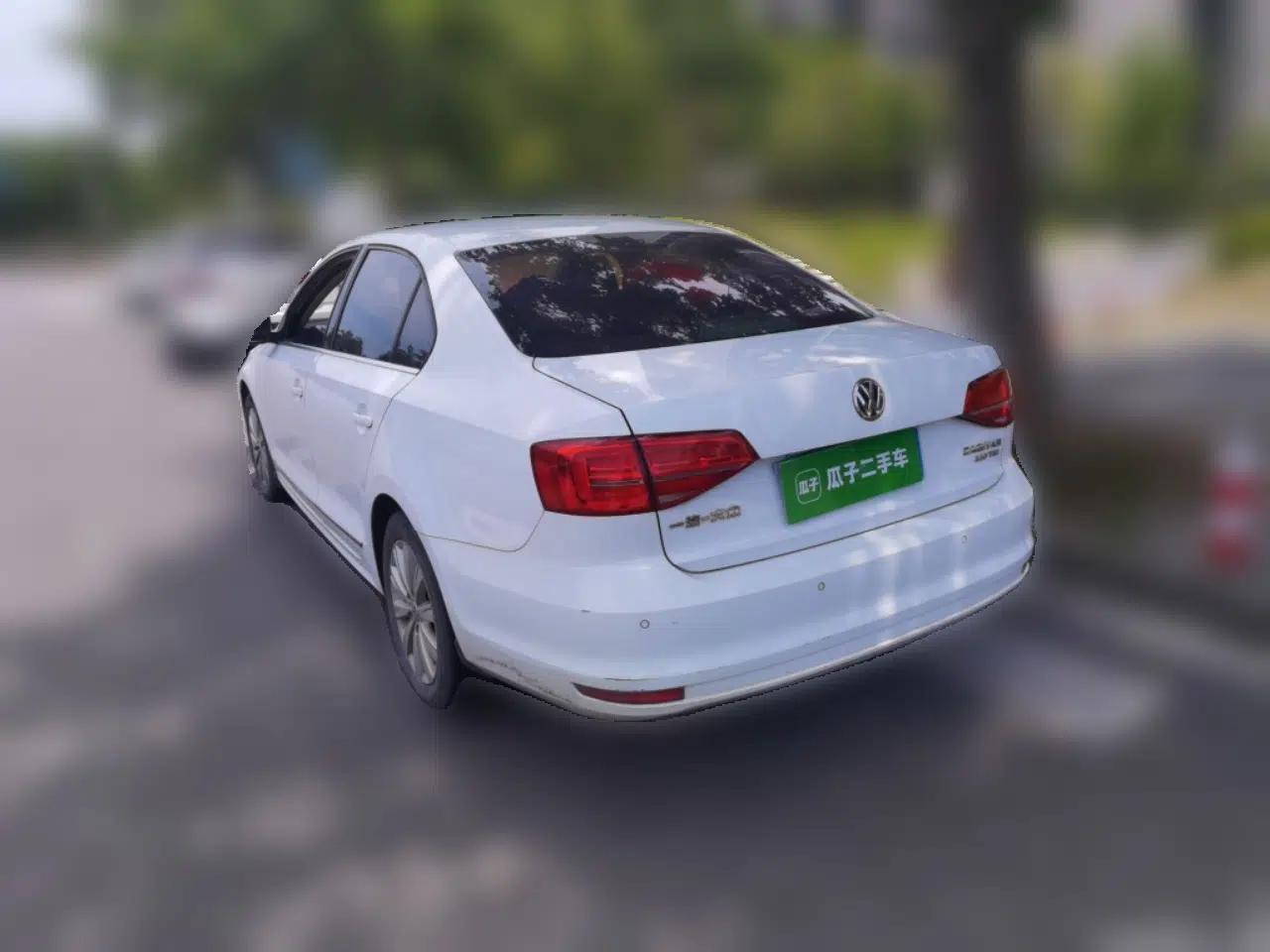 Volkswagen Sagitar 2015 230TSI Manual Comfort Version — миниатюра 4