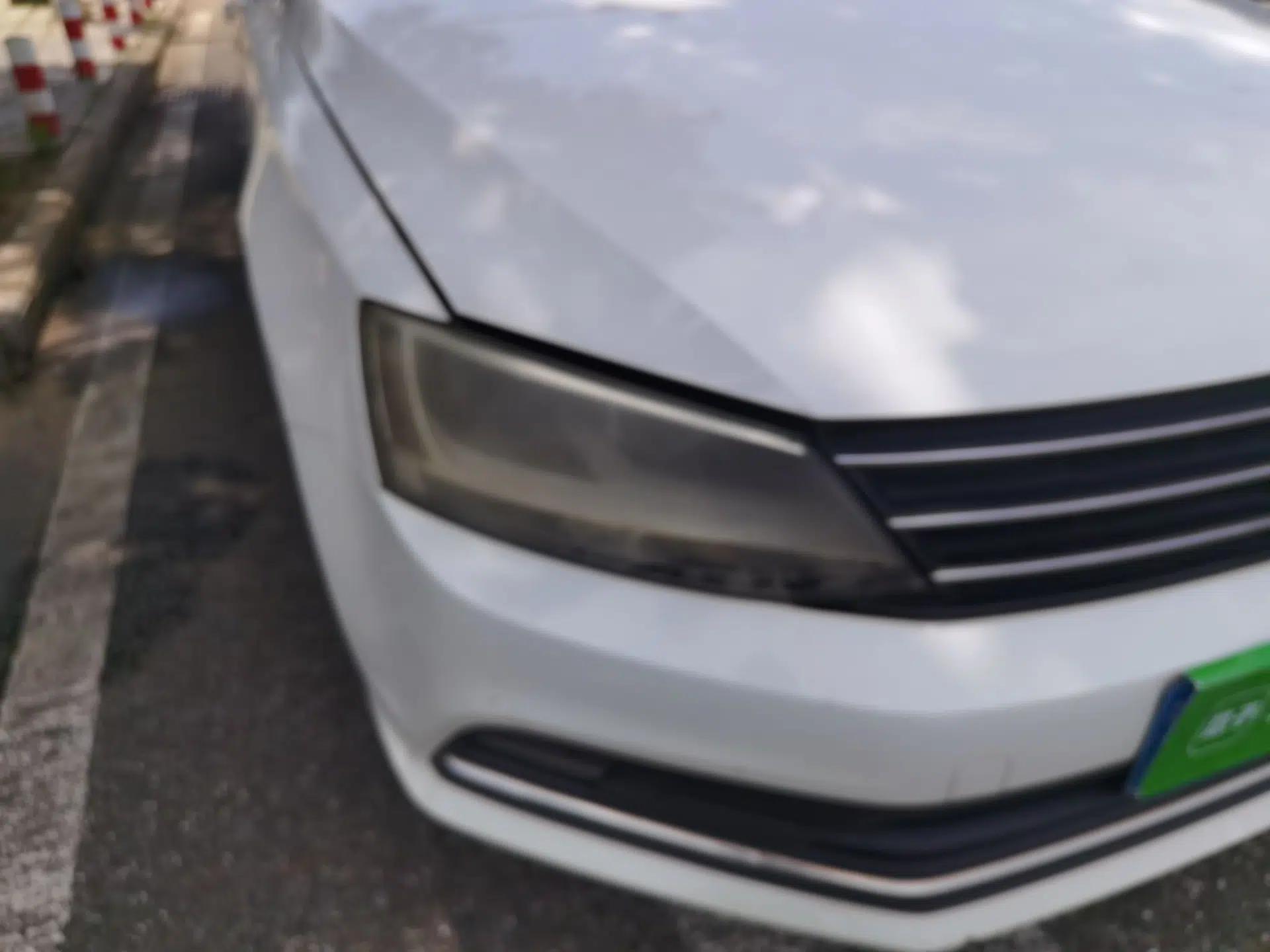 Volkswagen Sagitar 2015 230TSI Manual Comfort Version — миниатюра 7