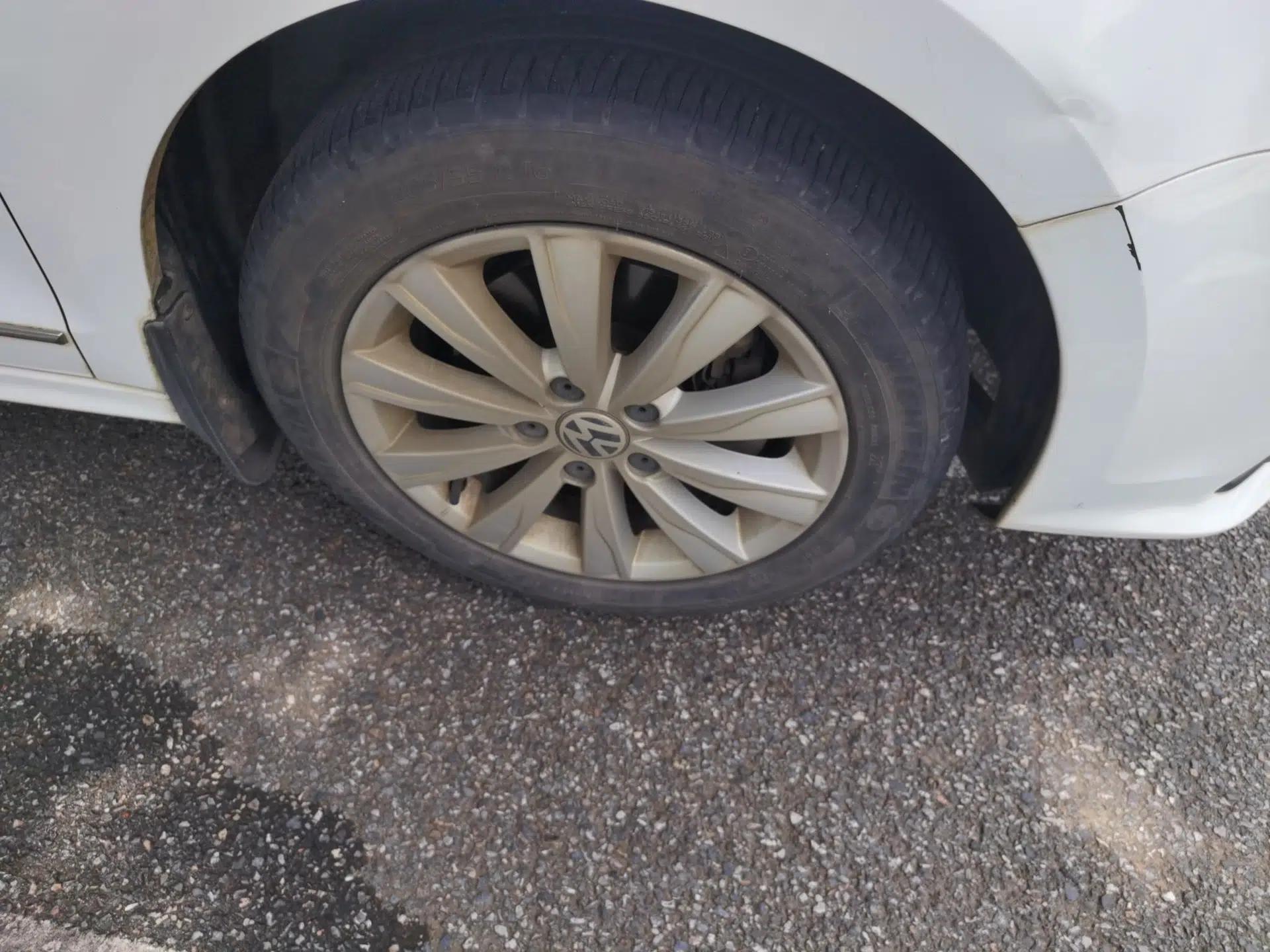 Volkswagen Sagitar 2015 230TSI Manual Comfort Version — миниатюра 8