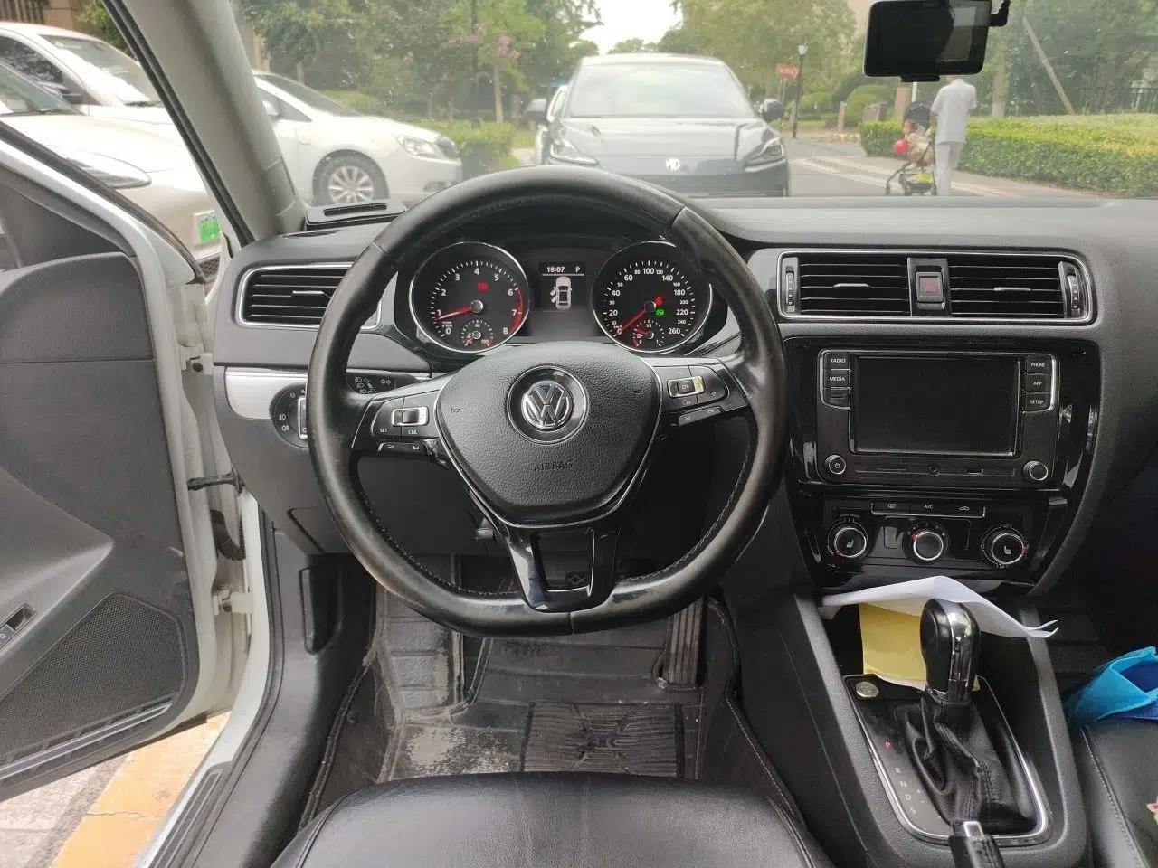 Volkswagen Sagitar 2018 180TSI DSG Prestige Edition — миниатюра 10