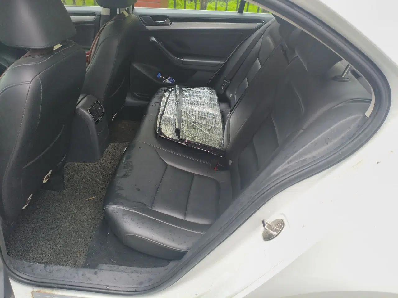 Volkswagen Sagitar 2015 1.6L Automatic Comfort Model — миниатюра 17