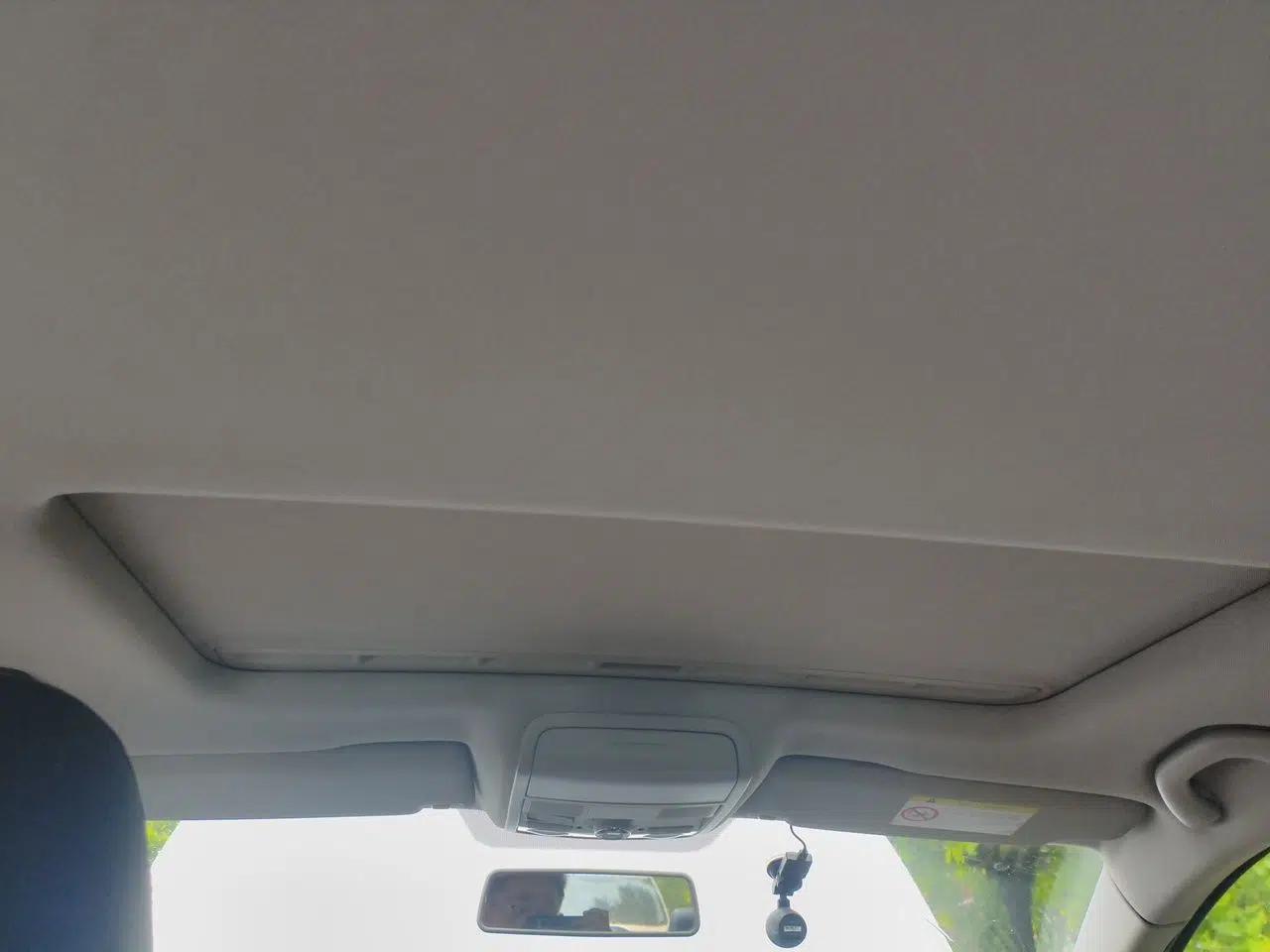 Volkswagen Sagitar 2015 1.6L Automatic Comfort Model — миниатюра 18