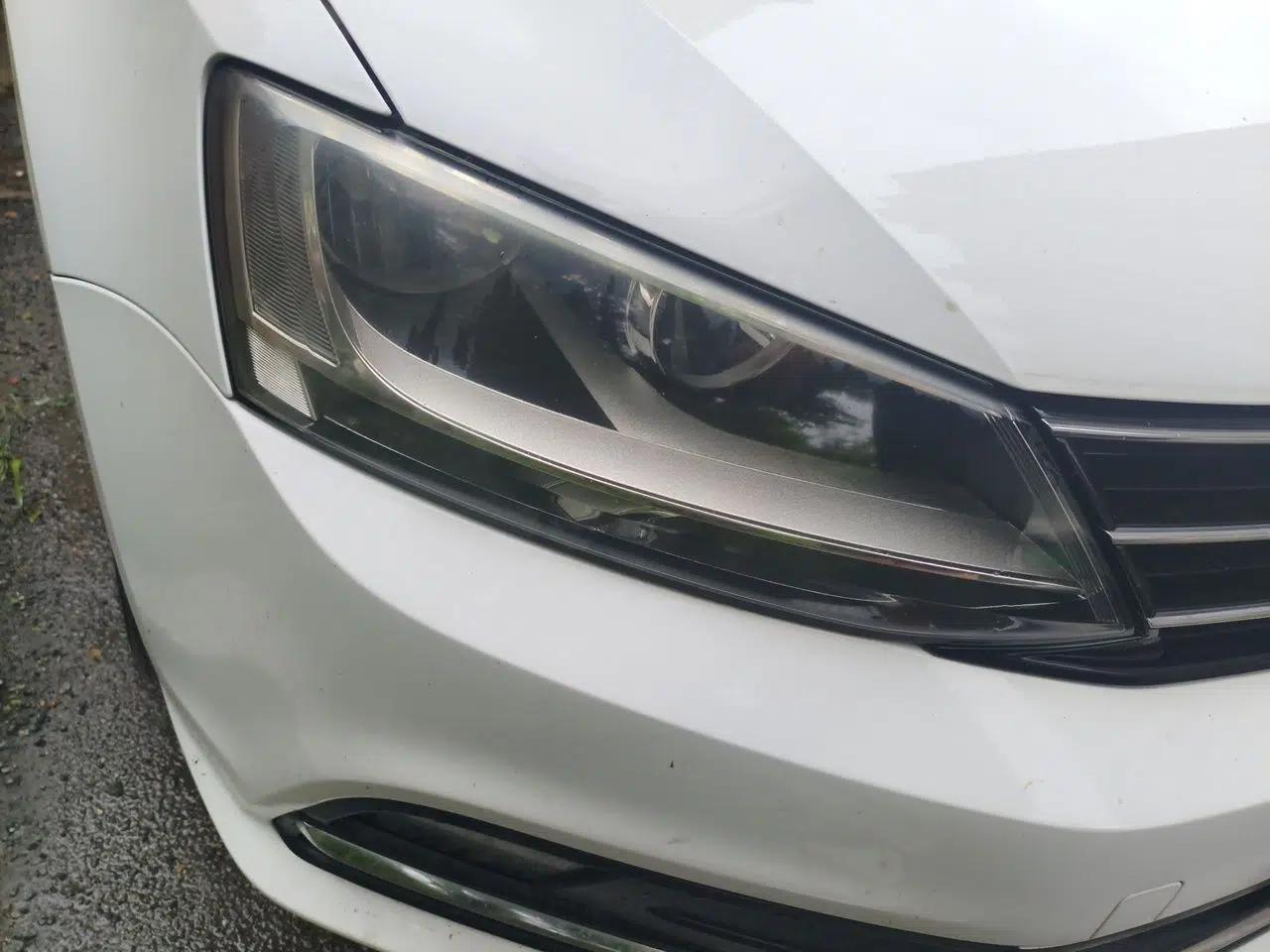 Volkswagen Sagitar 2015 1.6L Automatic Comfort Model — миниатюра 7