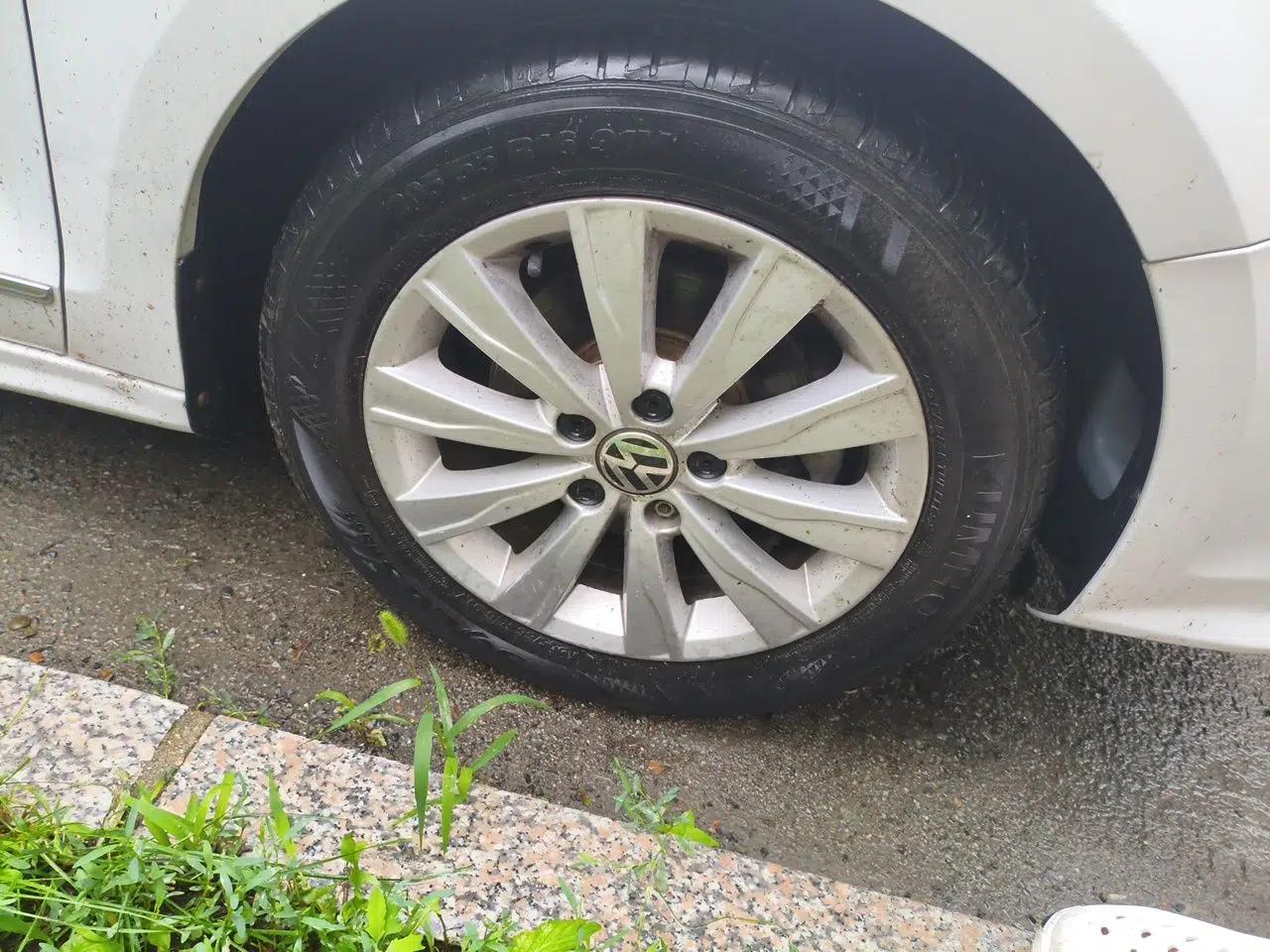 Volkswagen Sagitar 2015 1.6L Automatic Comfort Model — миниатюра 8