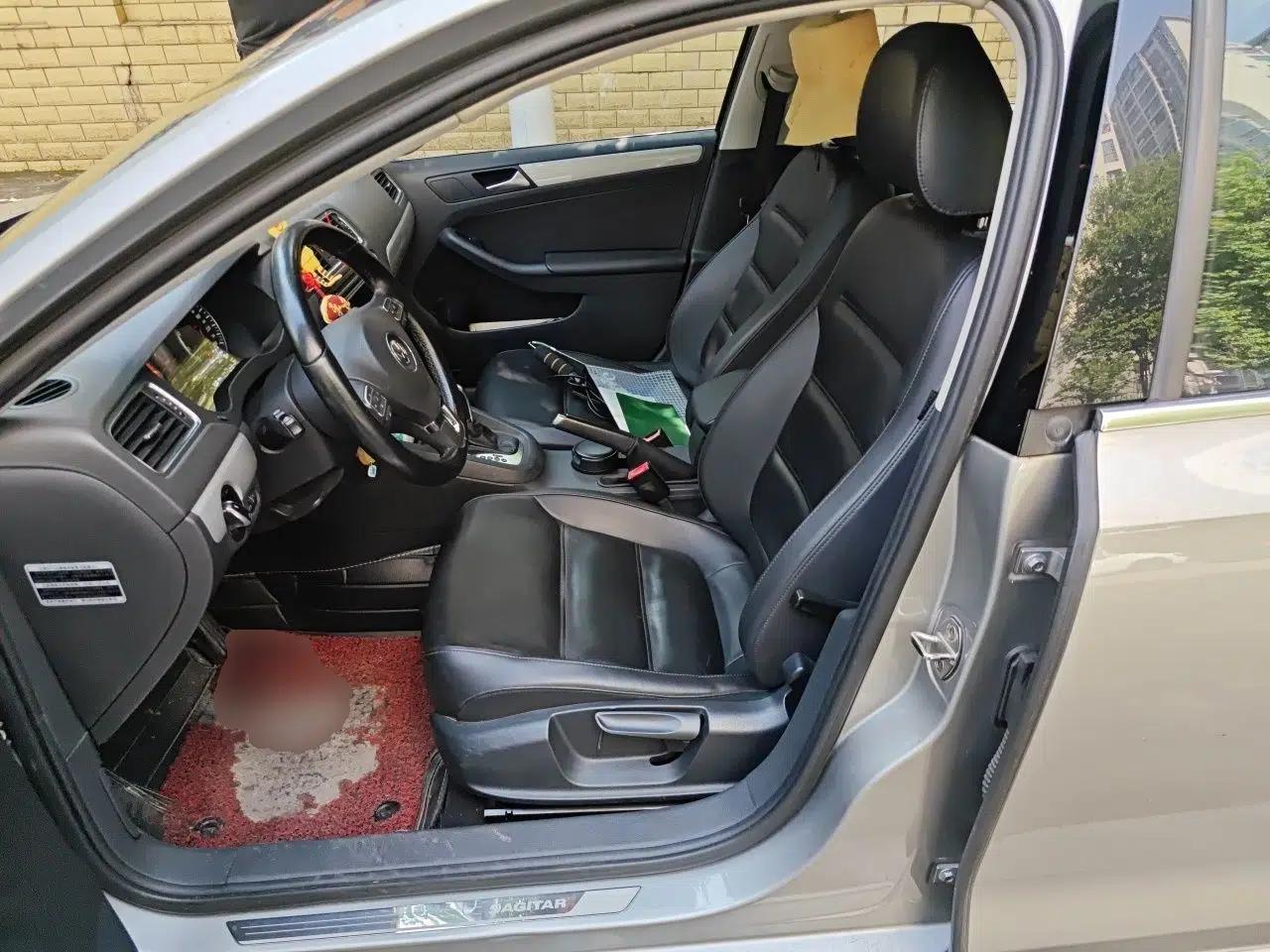 Volkswagen Sagitar 2014 1.4TSI Automatic Luxury Model — миниатюра 15
