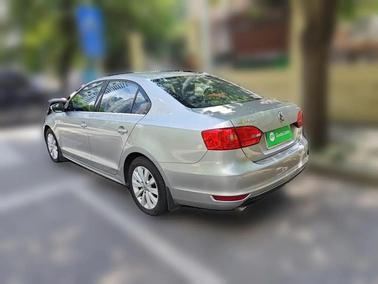 Volkswagen Sagitar 2014 1.4TSI Automatic Luxury Model — миниатюра 4