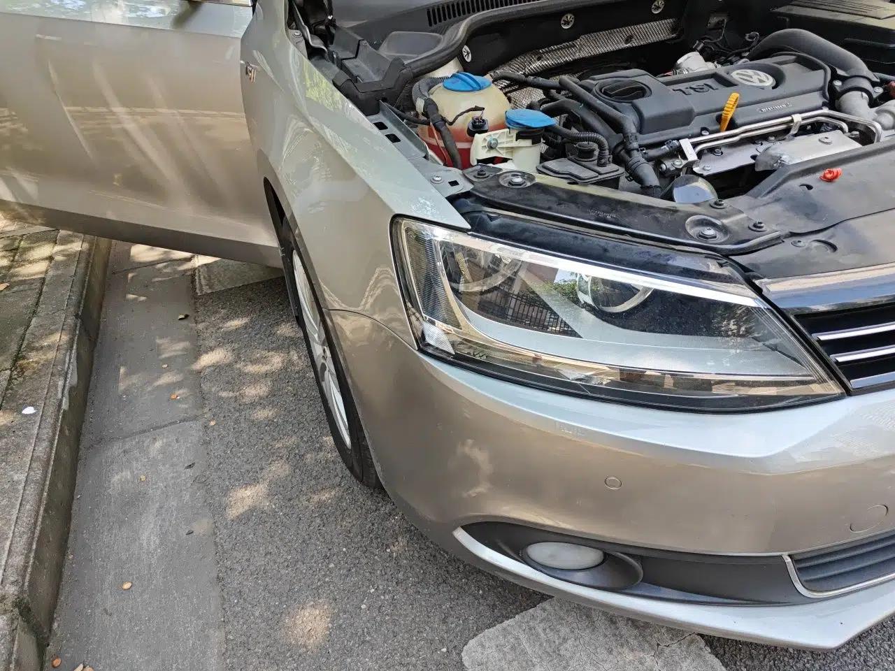 Volkswagen Sagitar 2014 1.4TSI Automatic Luxury Model — миниатюра 7