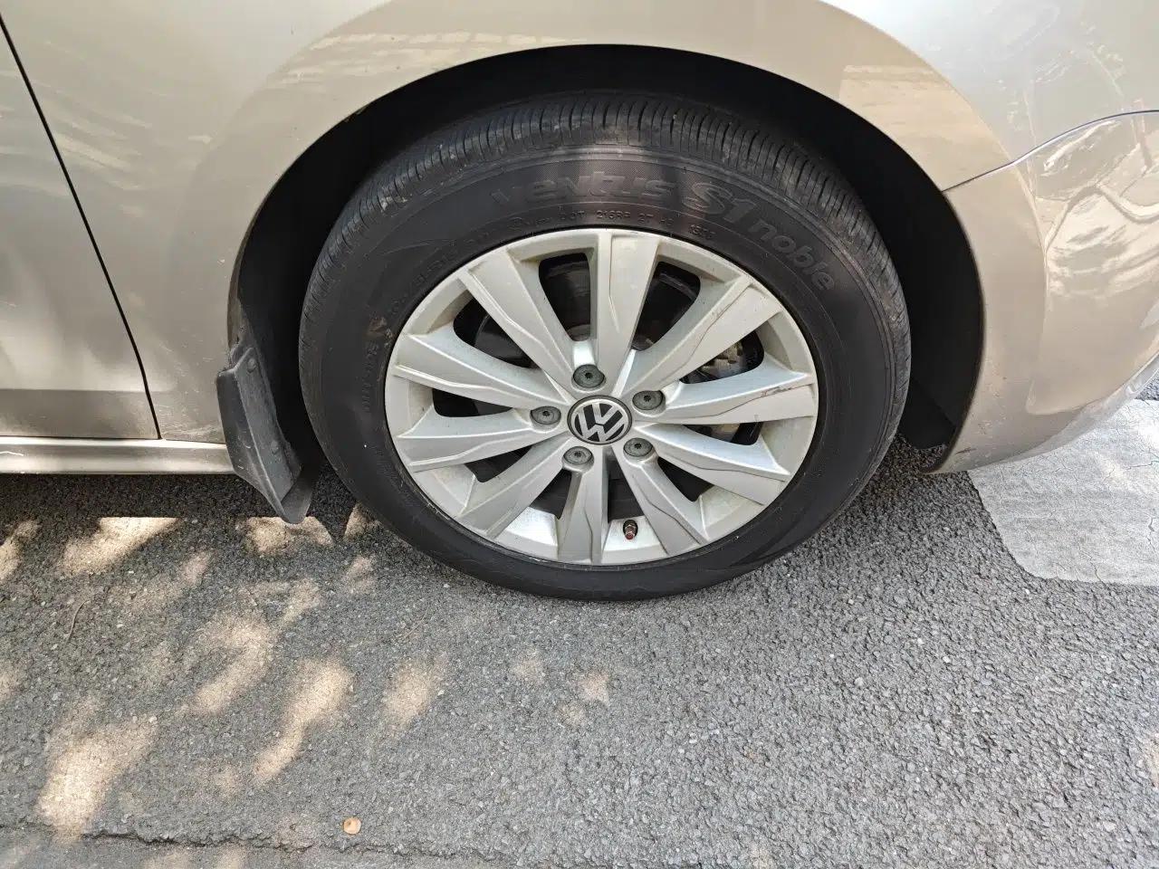 Volkswagen Sagitar 2014 1.4TSI Automatic Luxury Model — миниатюра 8
