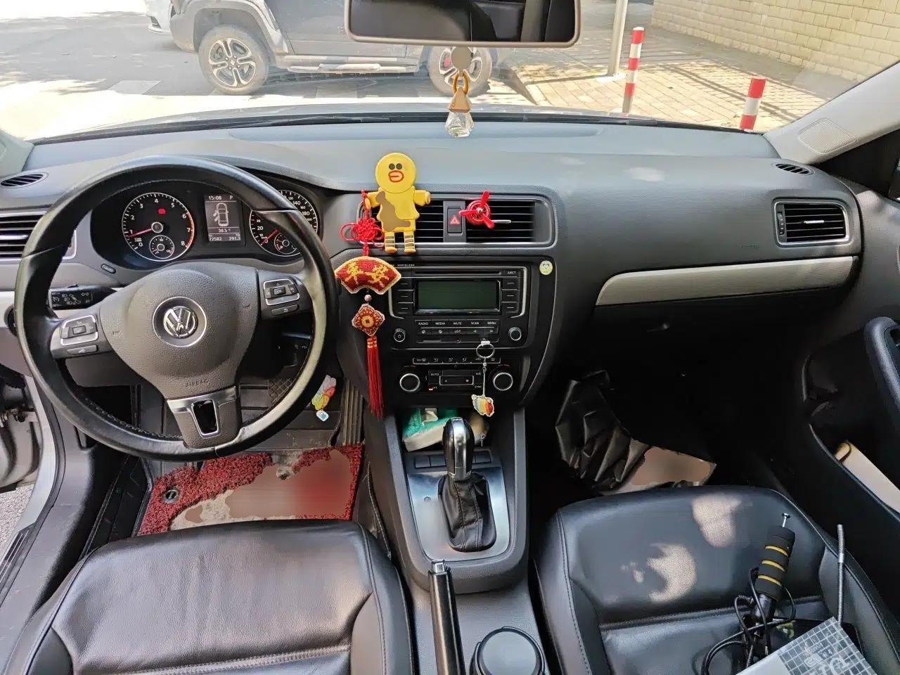 Volkswagen Sagitar 2014 1.4TSI Automatic Luxury Model — миниатюра 9