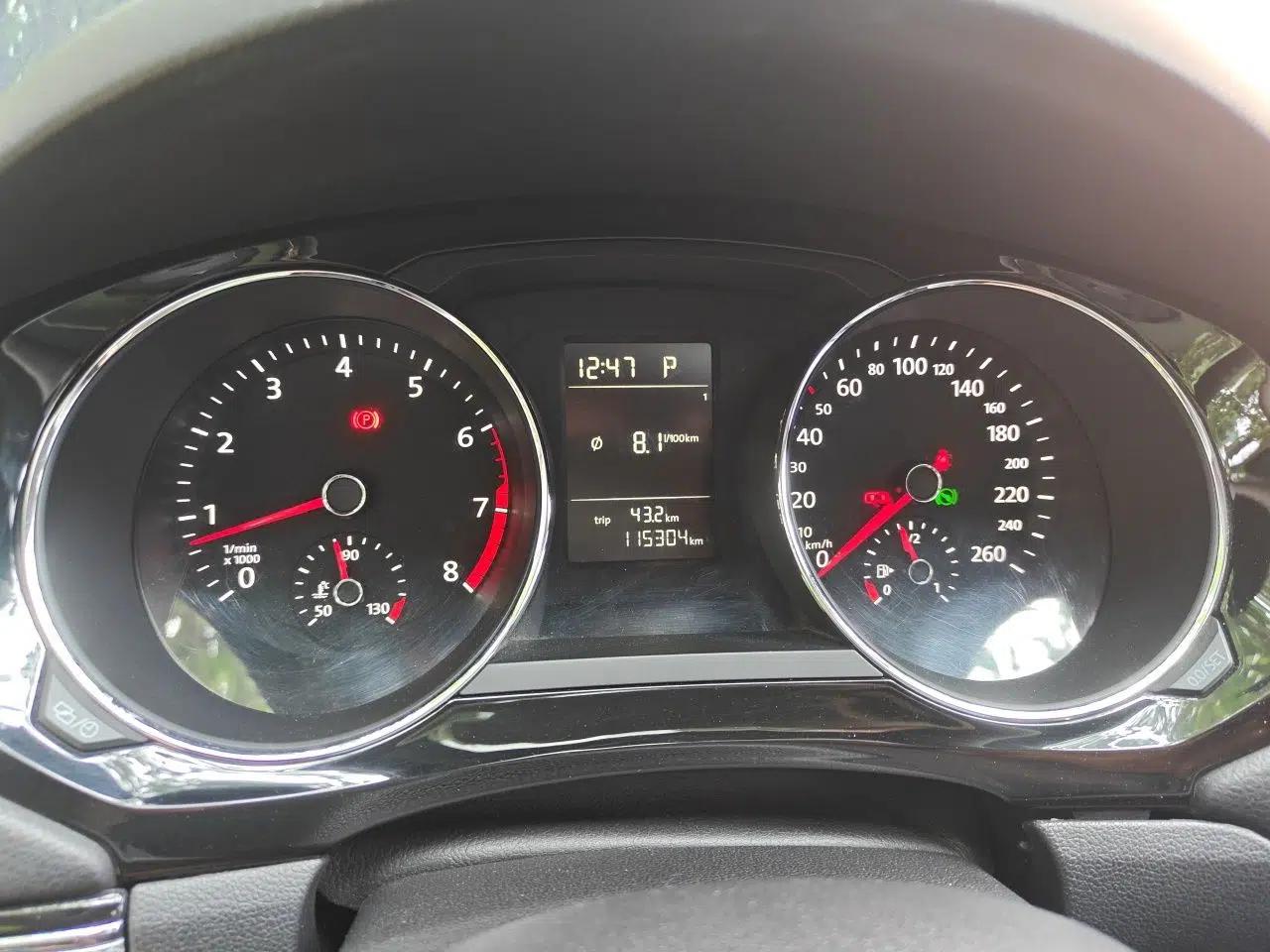 Volkswagen Sagitar 2017 230TSI Automatic Comfort Version — миниатюра 11