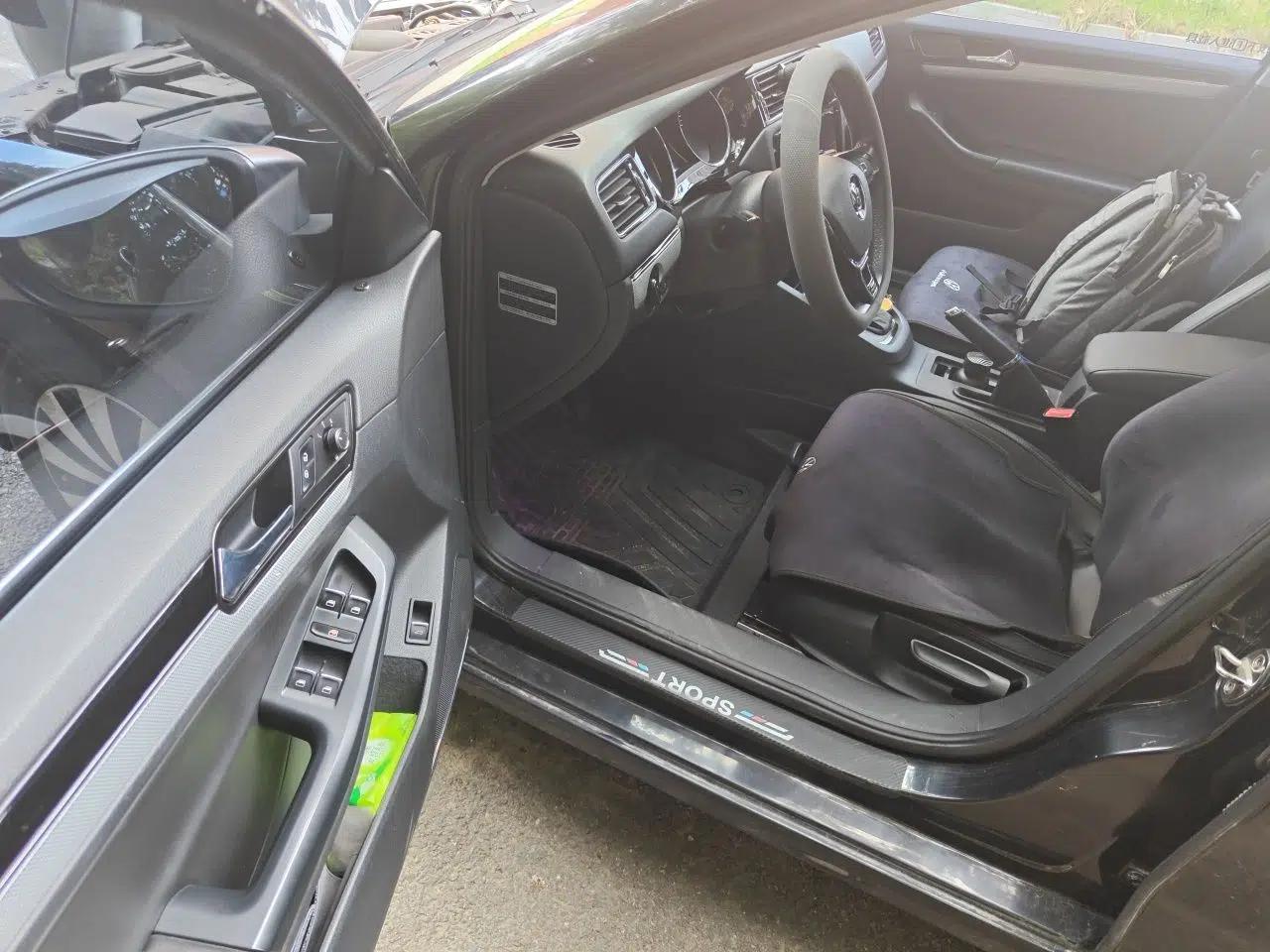 Volkswagen Sagitar 2017 230TSI Automatic Comfort Version — миниатюра 16