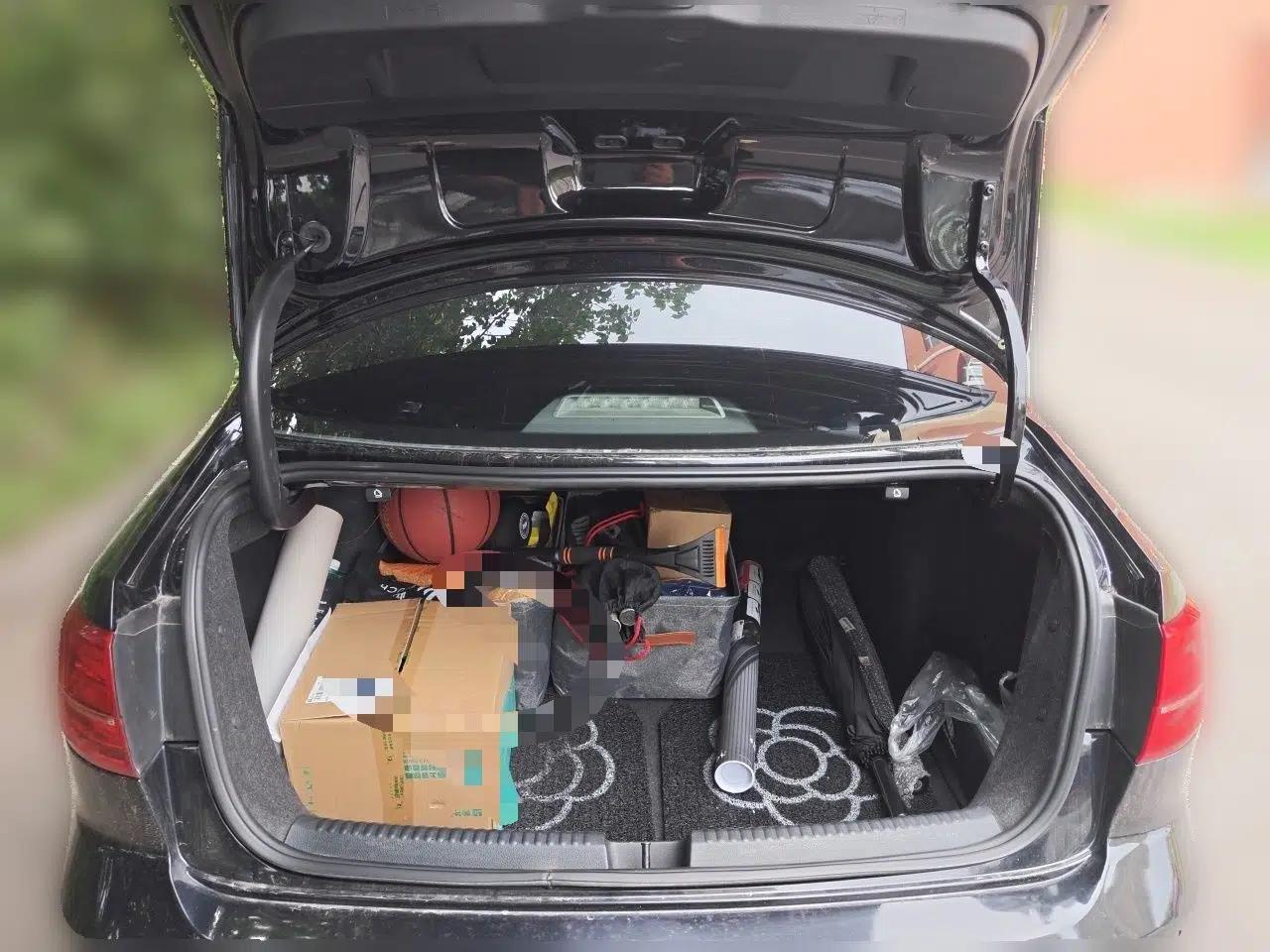 Volkswagen Sagitar 2017 230TSI Automatic Comfort Version — миниатюра 19