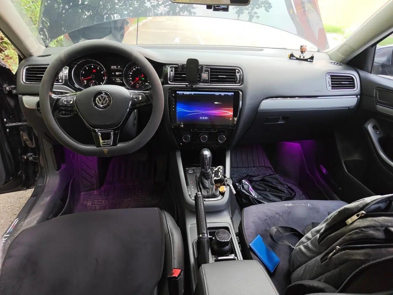 Volkswagen Sagitar 2017 230TSI Automatic Comfort Version — миниатюра 9