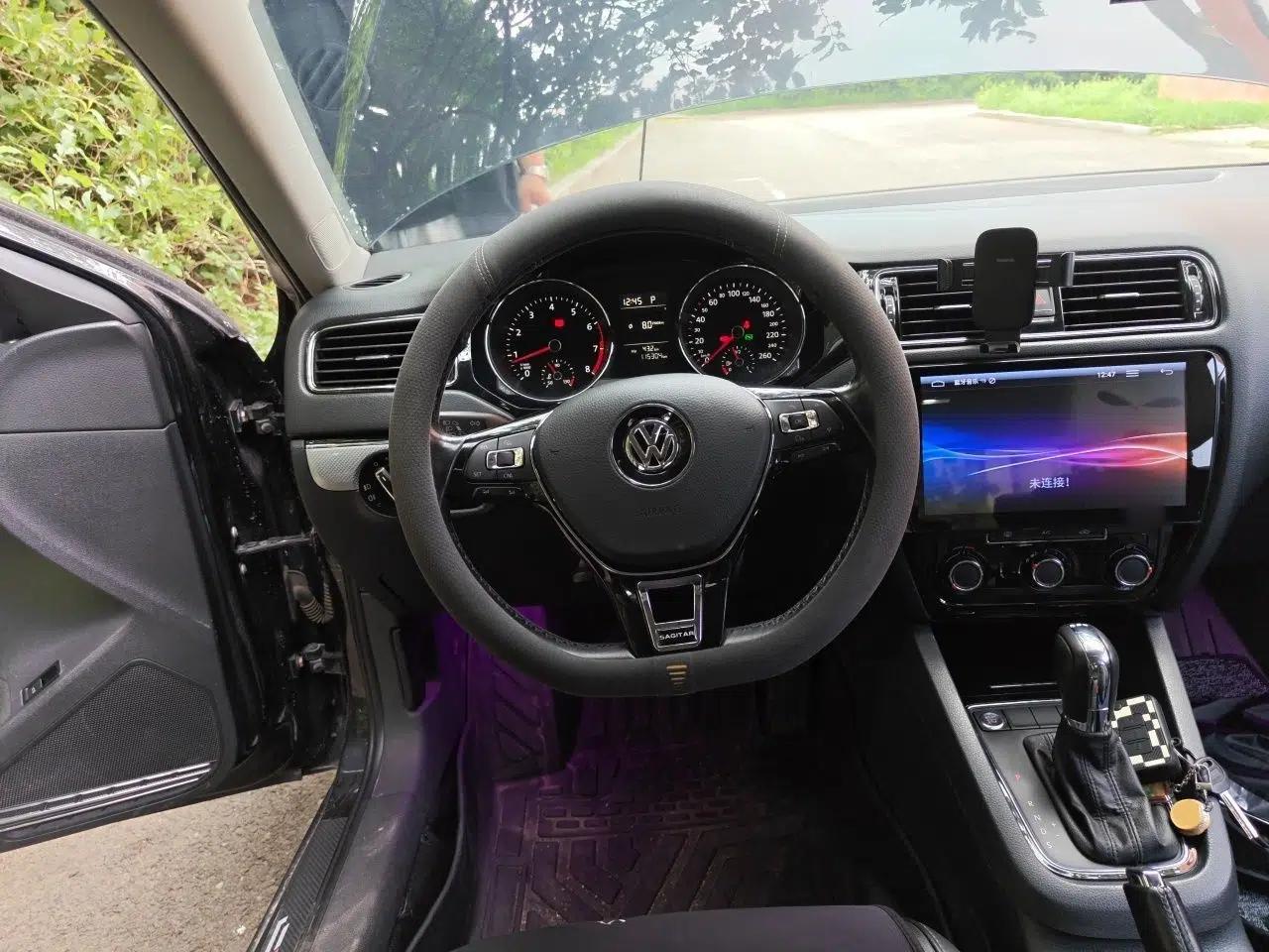 Volkswagen Sagitar 2017 230TSI Automatic Comfort Version — миниатюра 10
