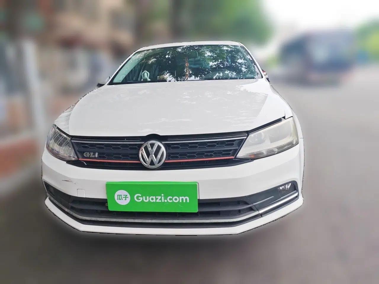 Volkswagen Sagitar 2015 230TSI Manual Comfort Version — миниатюра 2