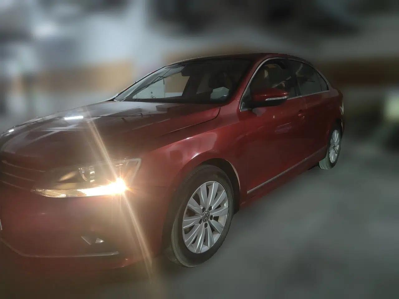 Volkswagen Sagitar 2015 230TSI Automatic Comfort Version — миниатюра 1