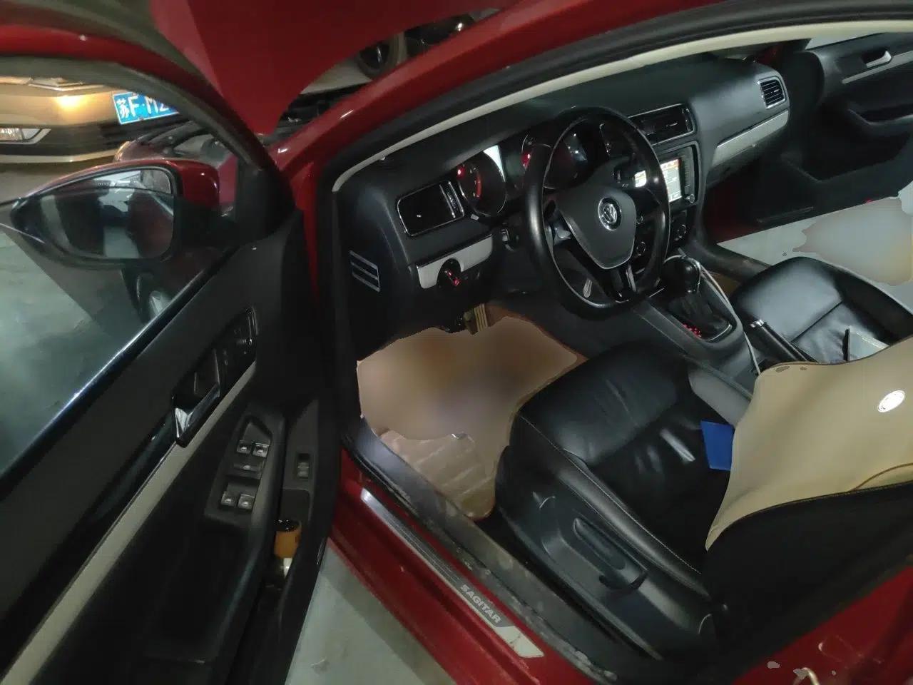 Volkswagen Sagitar 2015 230TSI Automatic Comfort Version — миниатюра 16