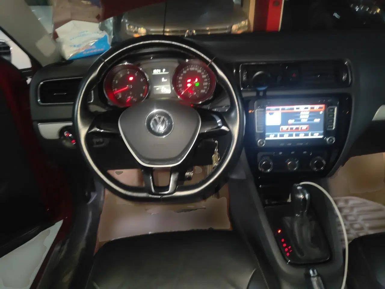 Volkswagen Sagitar 2015 230TSI Automatic Comfort Version — миниатюра 10