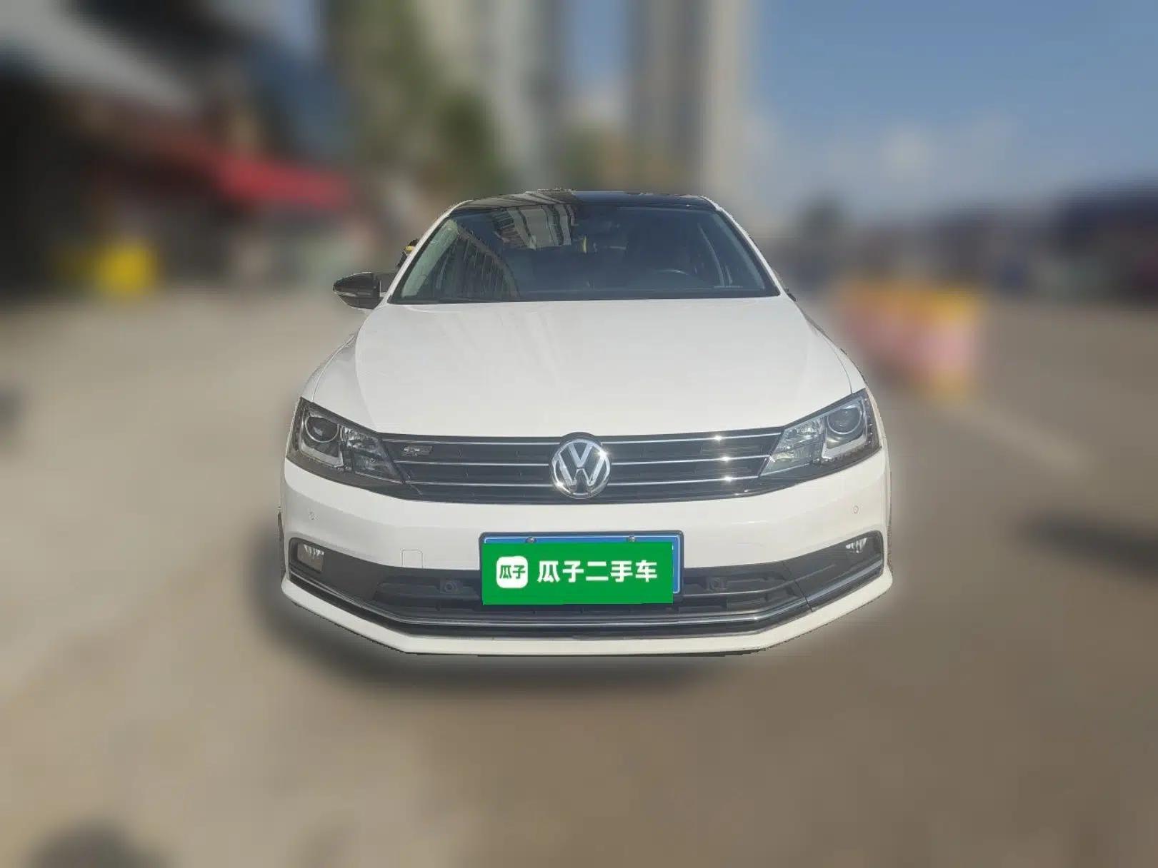 Volkswagen Sagitar 2018 280TSI DSG Luxury Model — миниатюра 2