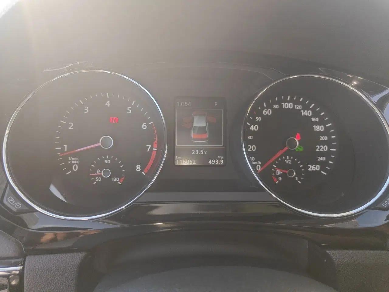 Volkswagen Sagitar 2018 280TSI DSG Luxury Model — миниатюра 11