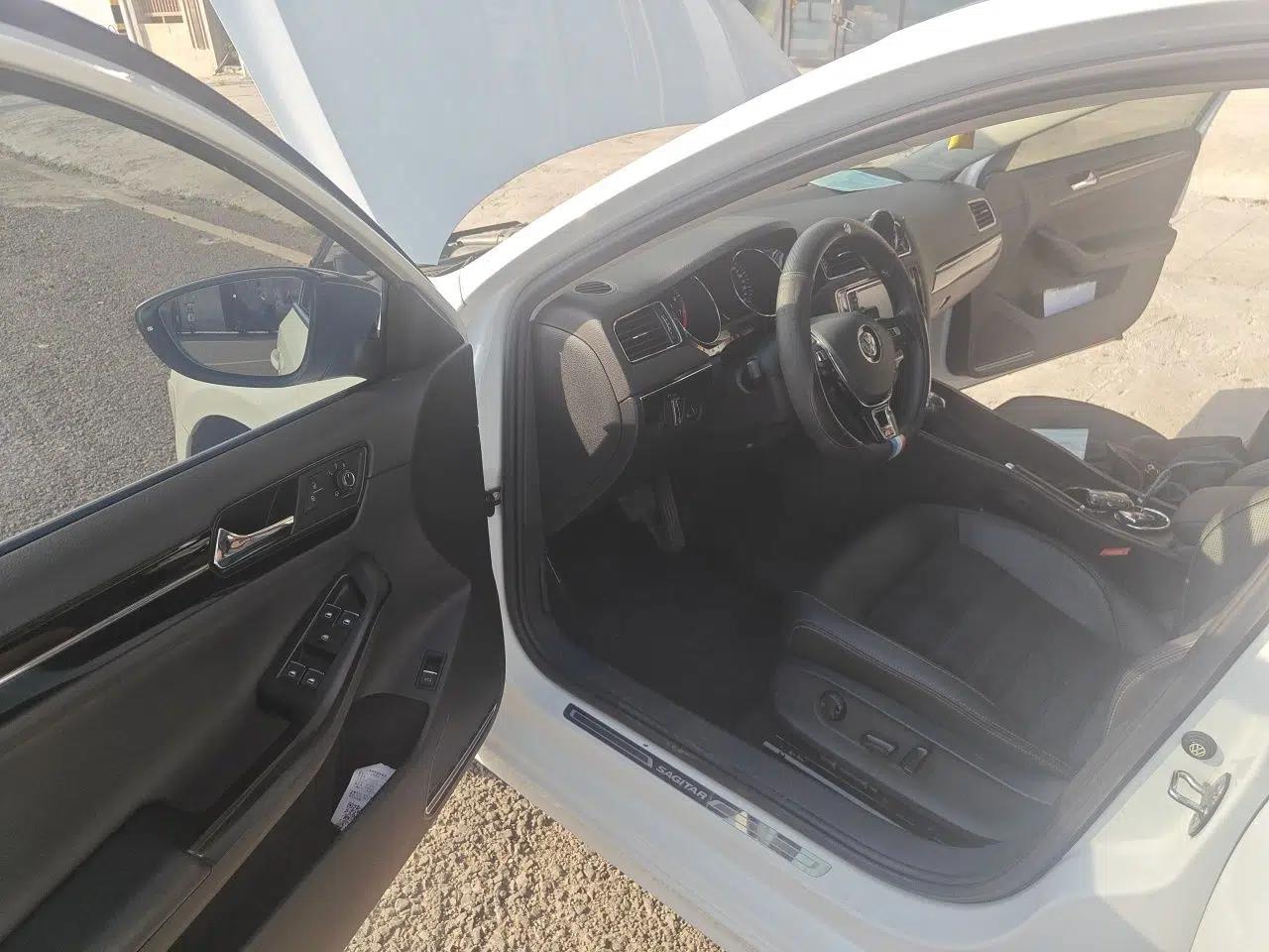Volkswagen Sagitar 2018 280TSI DSG Luxury Model — миниатюра 16