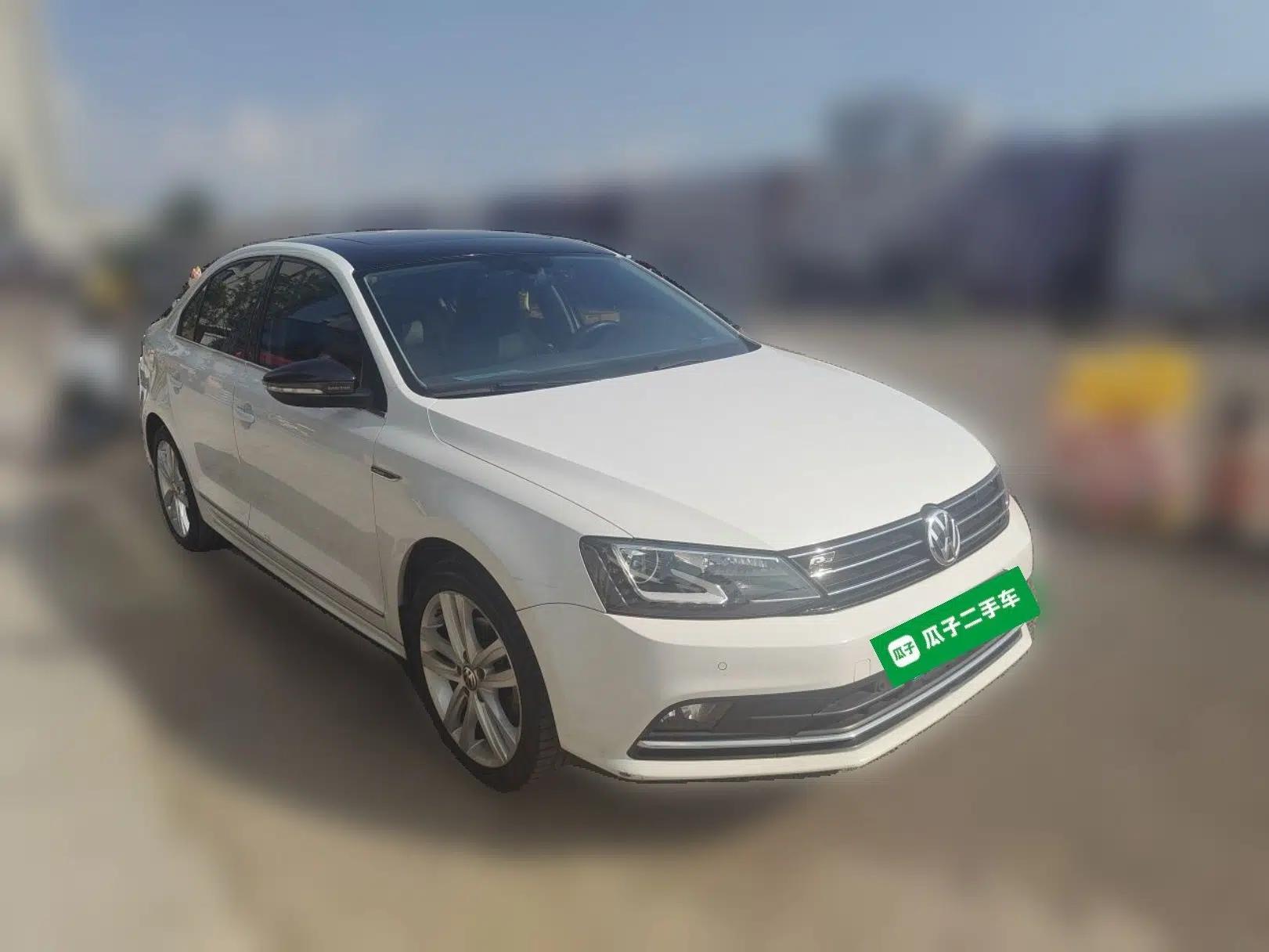Volkswagen Sagitar 2018 280TSI DSG Luxury Model — миниатюра 3